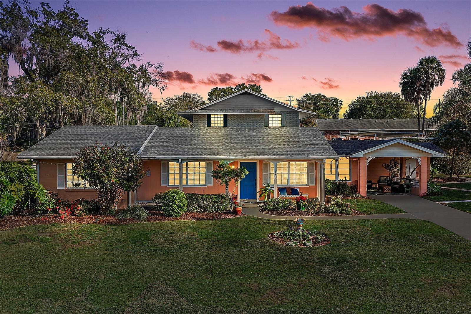 Photo of 936 N BAKER STREET MOUNT DORA FL 32757