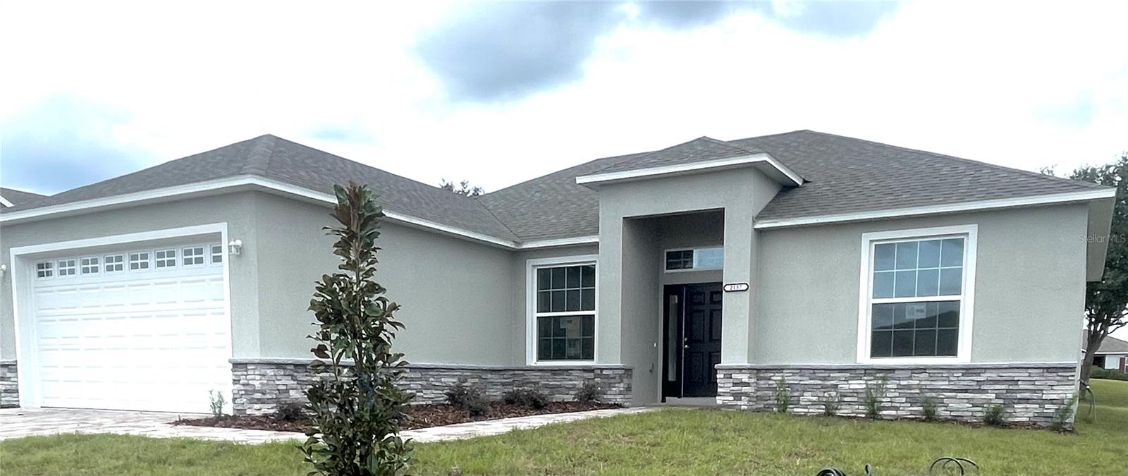 Photo of 40415 W EIGHTH AVENUE UMATILLA FL 32784