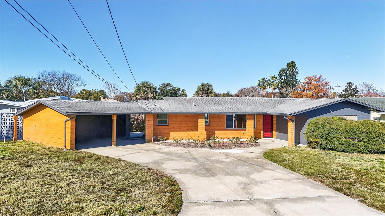 Photo of 1503 CANAL COURT TAVARES FL 32778