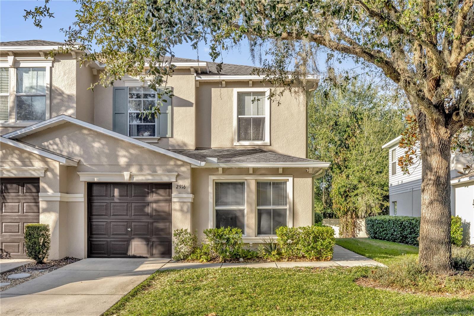 Photo of 2916 ROYAL TUSCAN LANE VALRICO FL 33594