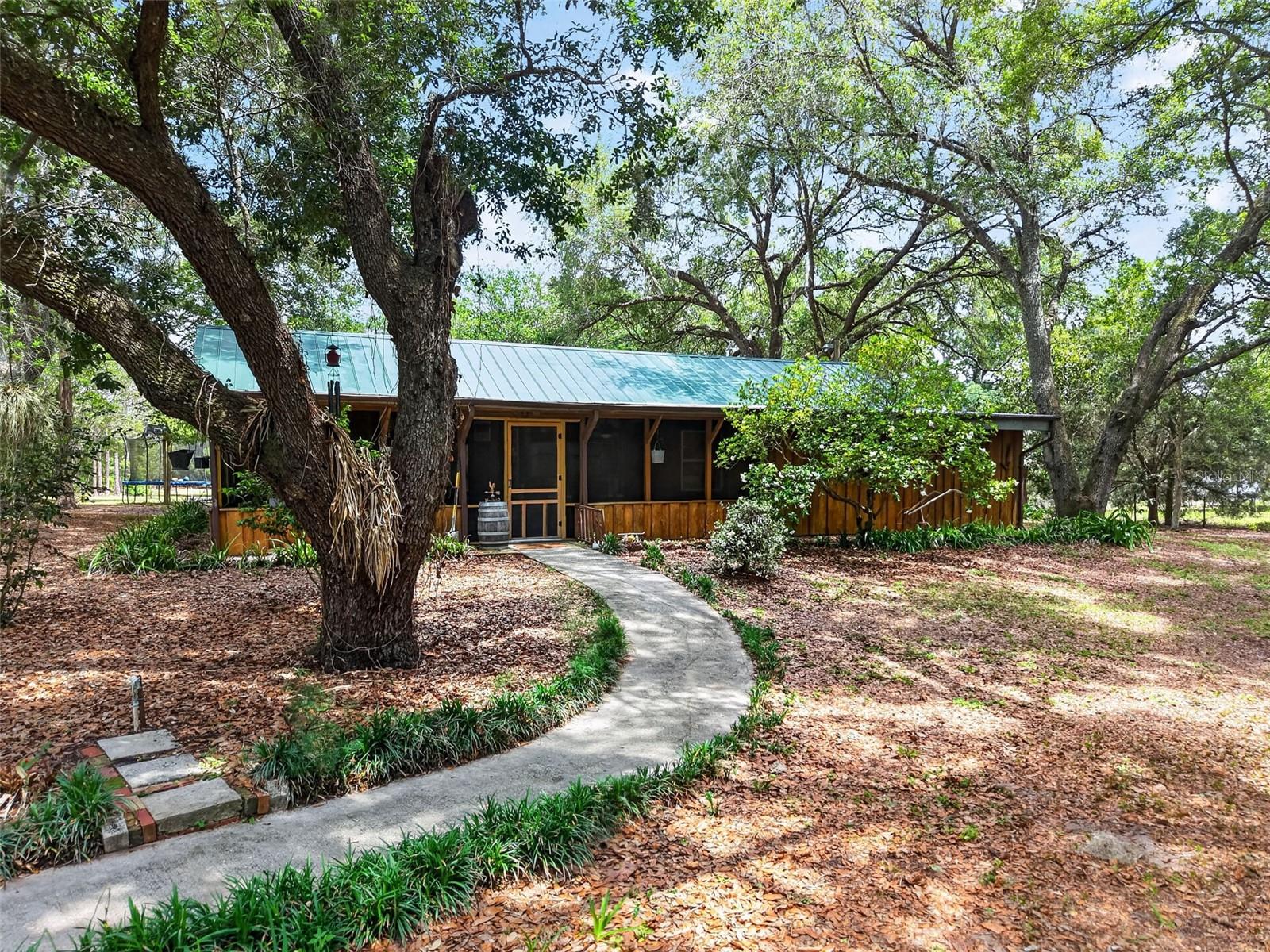 Photo of 40635 THOMAS BOAT LANDING ROAD UMATILLA FL 32784