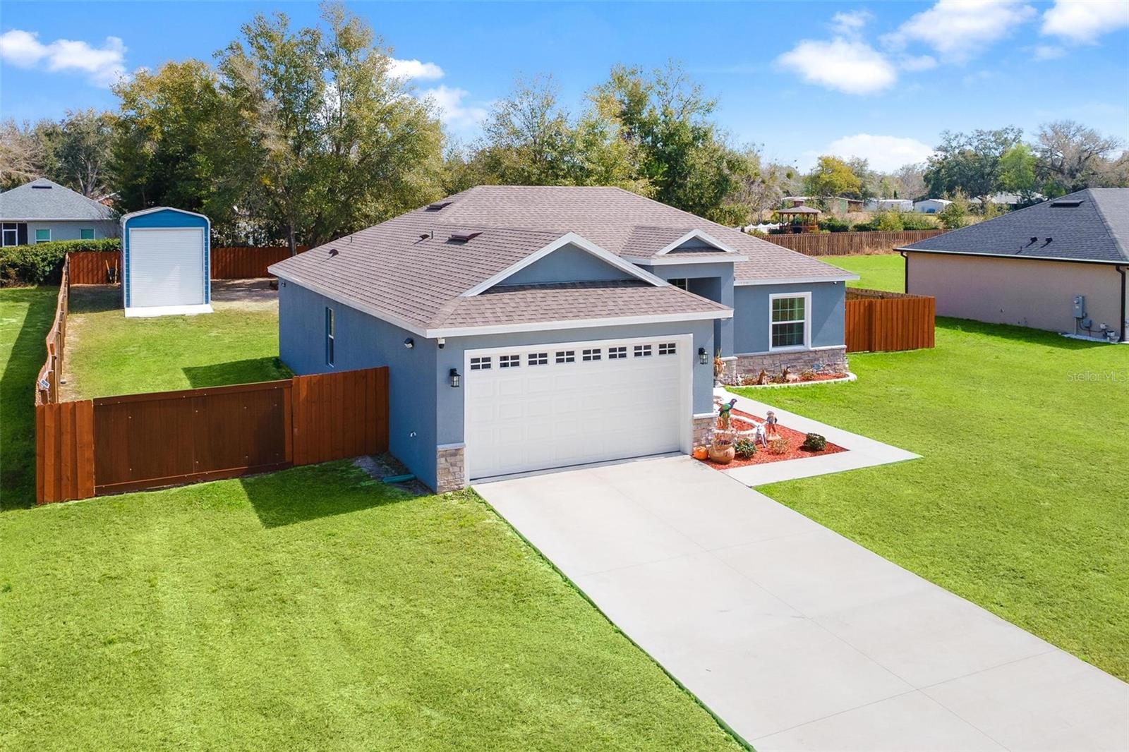 Photo of 41428 TARPON AVENUE UMATILLA FL 32784
