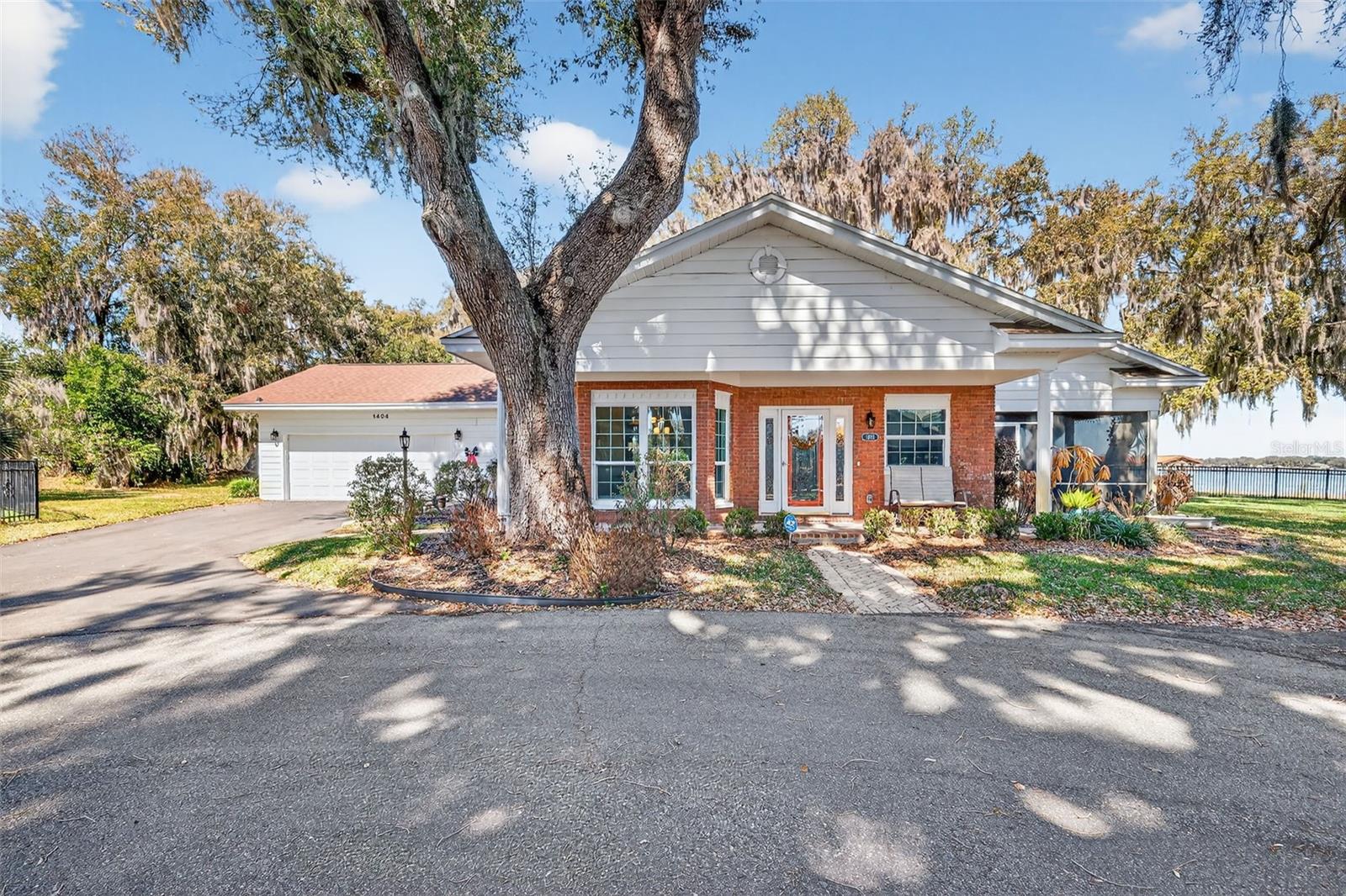 Photo of 1404 REGENCY COURT LEESBURG FL 34748