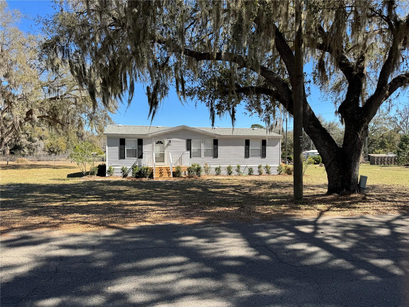 Photo of 5525 W EVANS STREET COLEMAN FL 33521