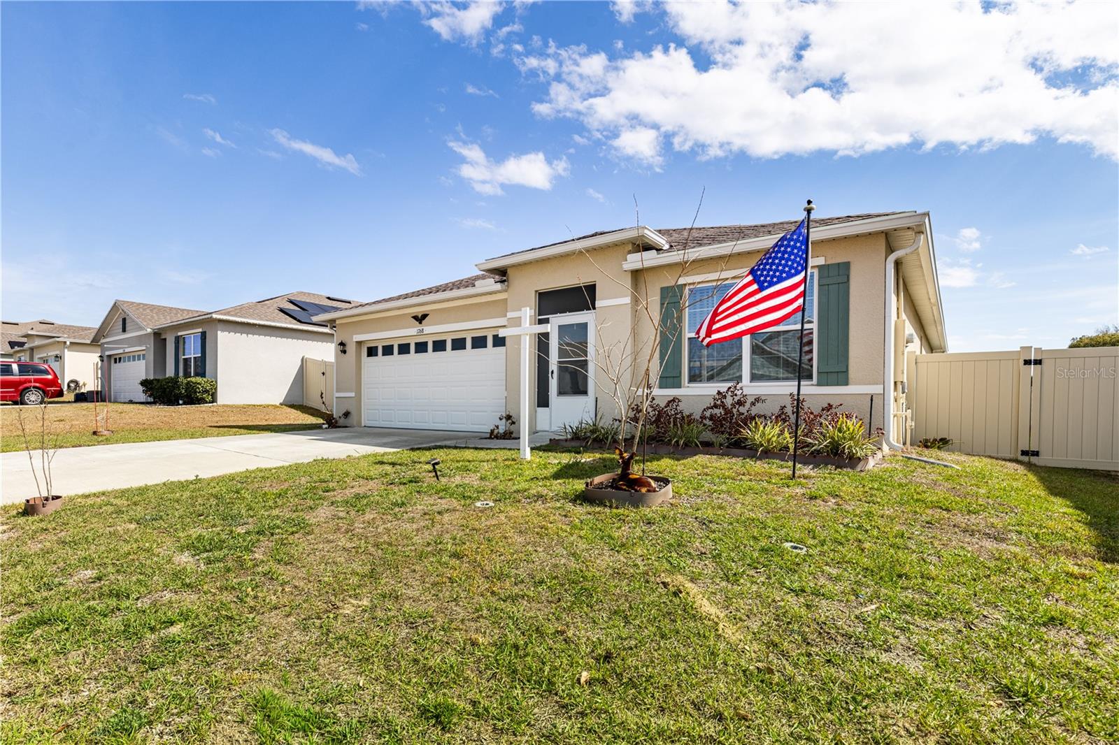 Photo of 1768 HENIN CIRCLE TAVARES FL 32778
