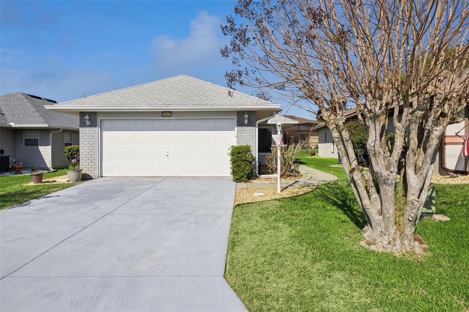 Photo of 21617 QUEEN ELIZABETH COURT LEESBURG FL 34748