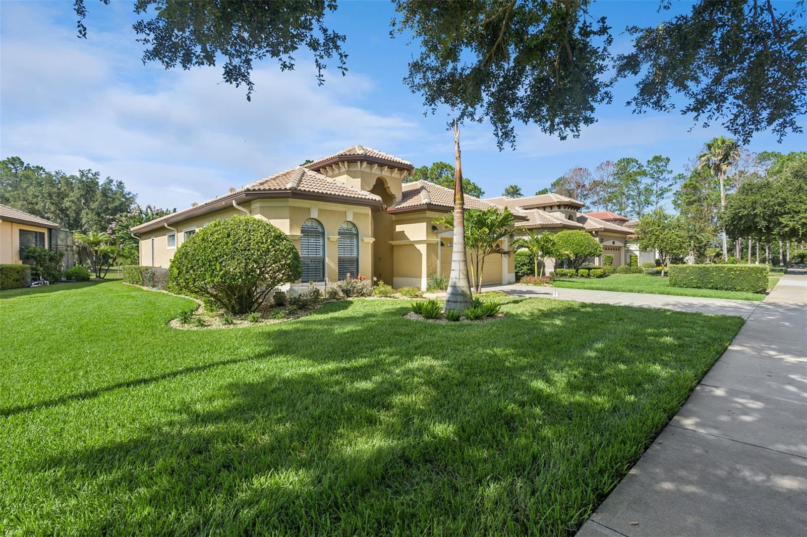 Photo of 9512 SERRA COURT HOWEY IN THE HILLS FL 34737