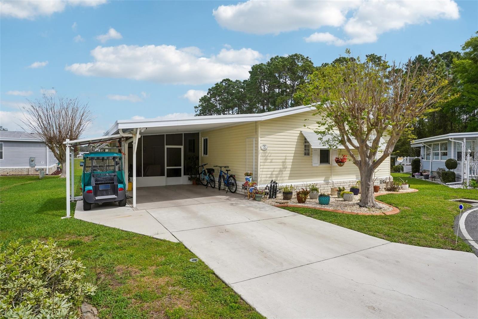 Photo of 122 TAMARISK WAY LEESBURG FL 34748