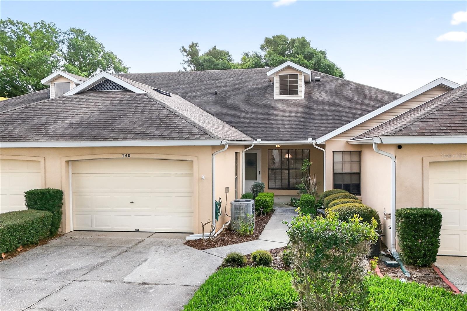 Photo of 240 JUNIPER WAY TAVARES FL 32778