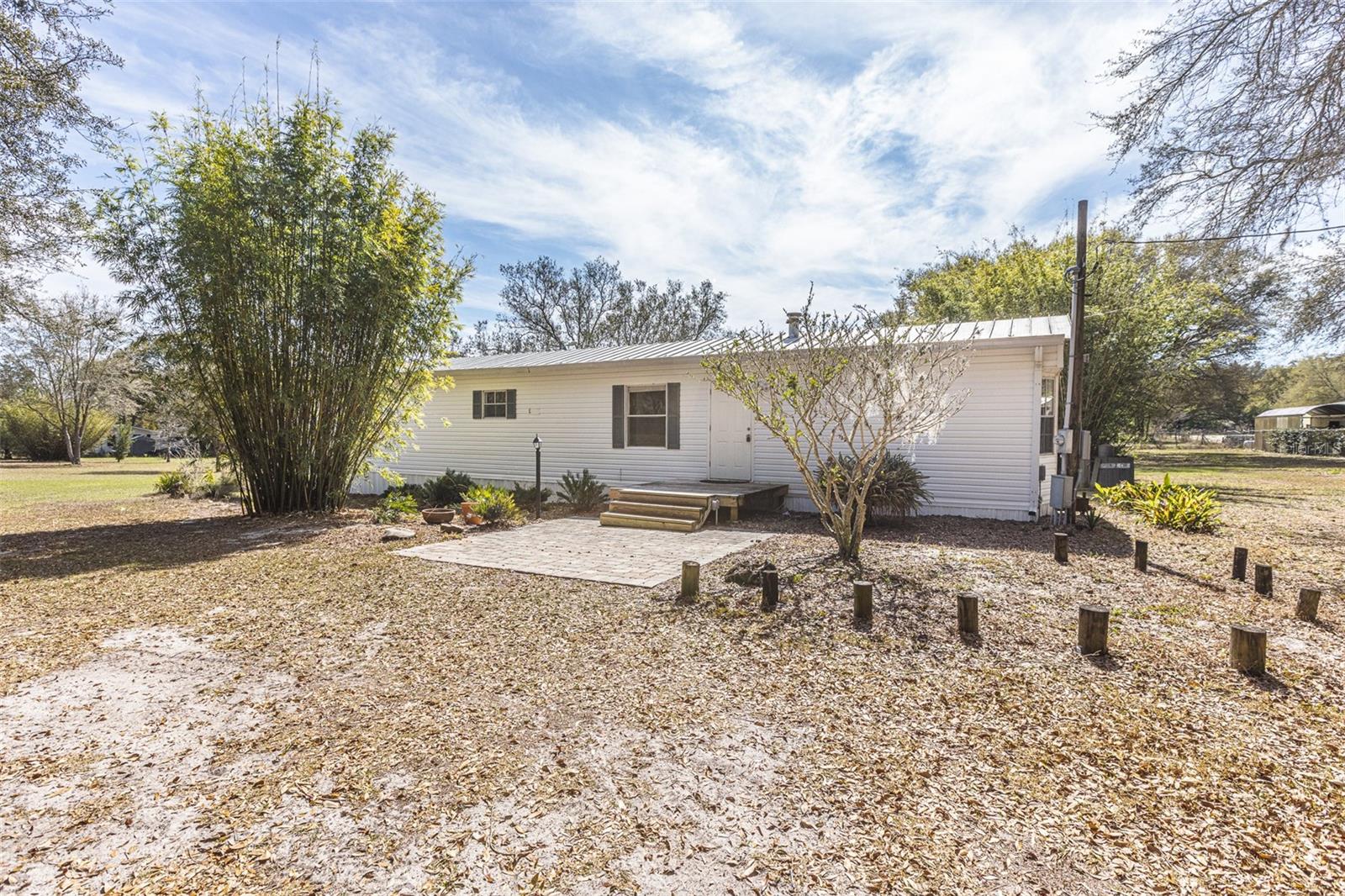 Photo of 1824 MARION COUNTY ROAD WEIRSDALE FL 32195