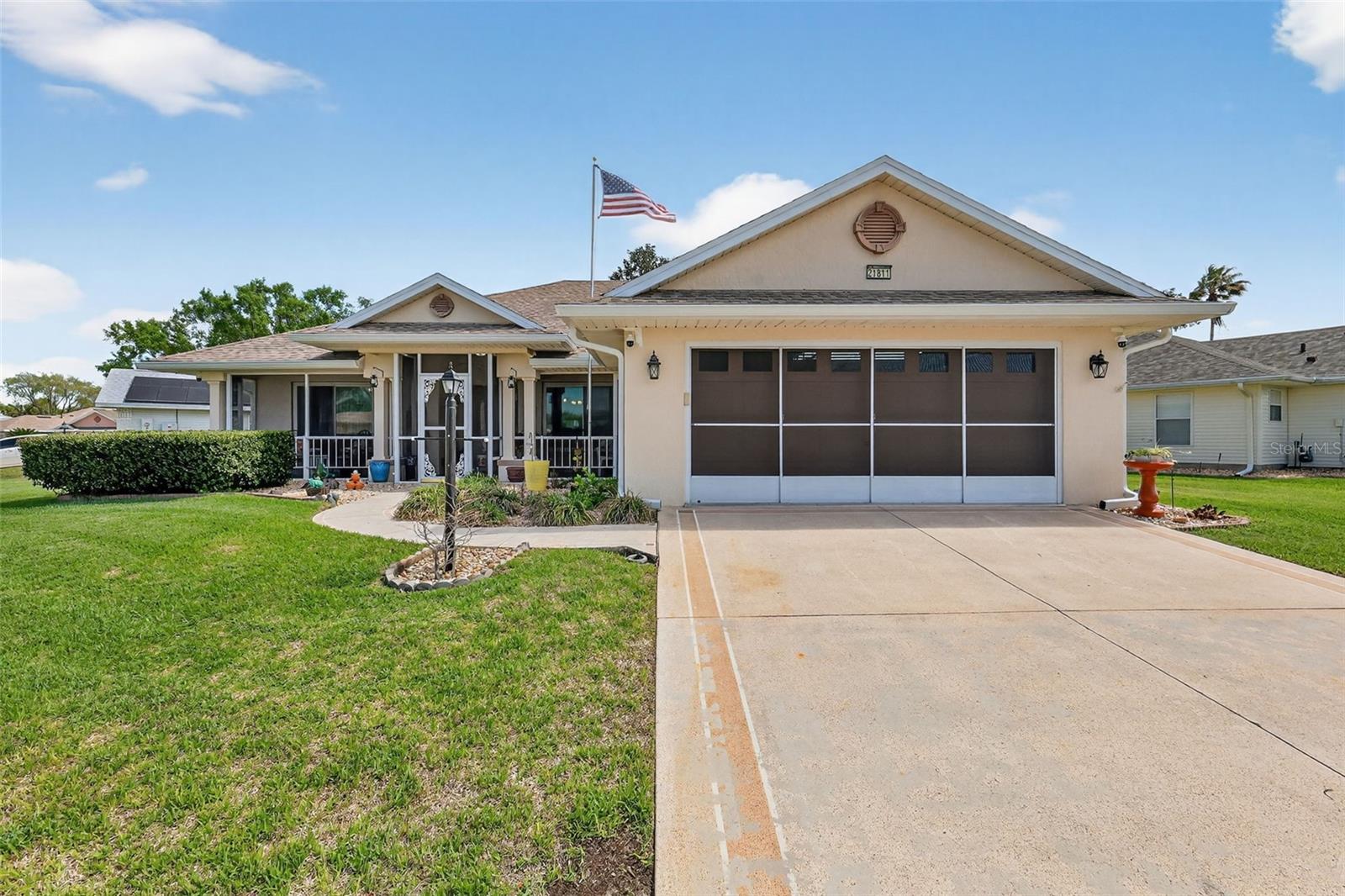 Photo of 21811 KING HENRY AVENUE LEESBURG FL 34748