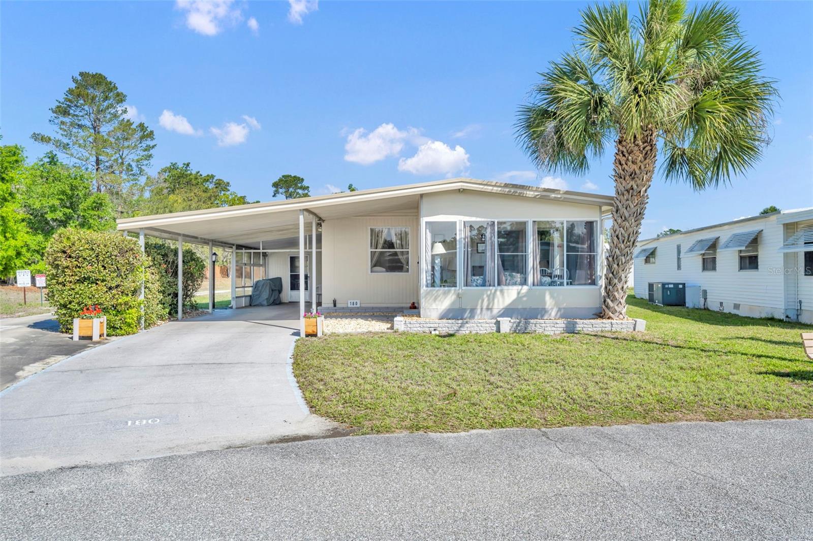 Photo of 180 PARADISE LEESBURG FL 34788