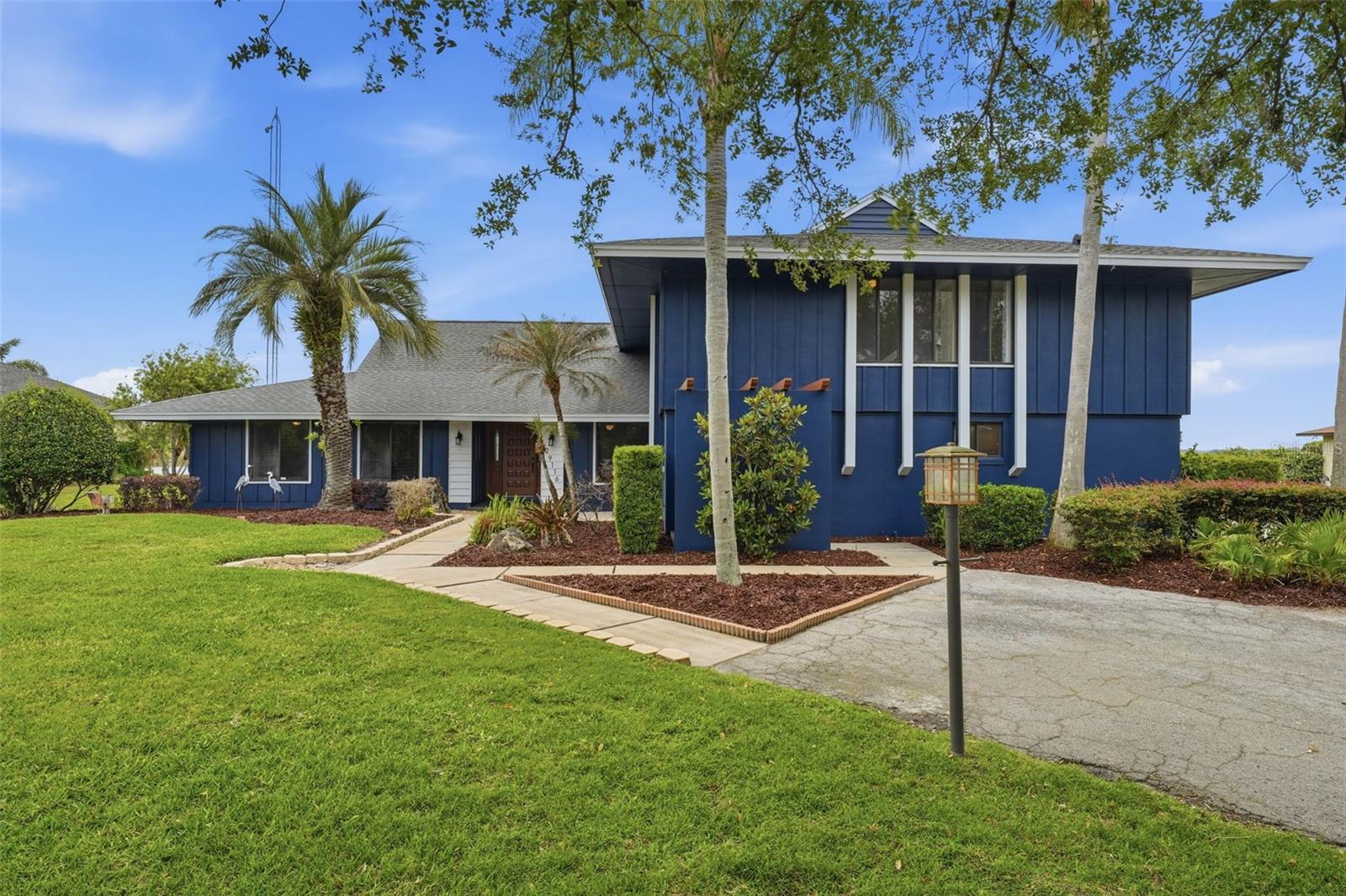 Photo of 29116 BEAUCLAIRE DRIVE TAVARES FL 32778