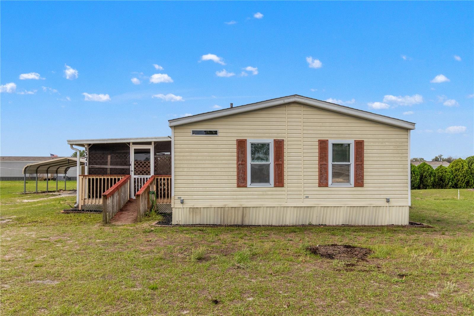 Photo of 1371 NW 12TH LANE LAKE PANASOFFKEE FL 33538