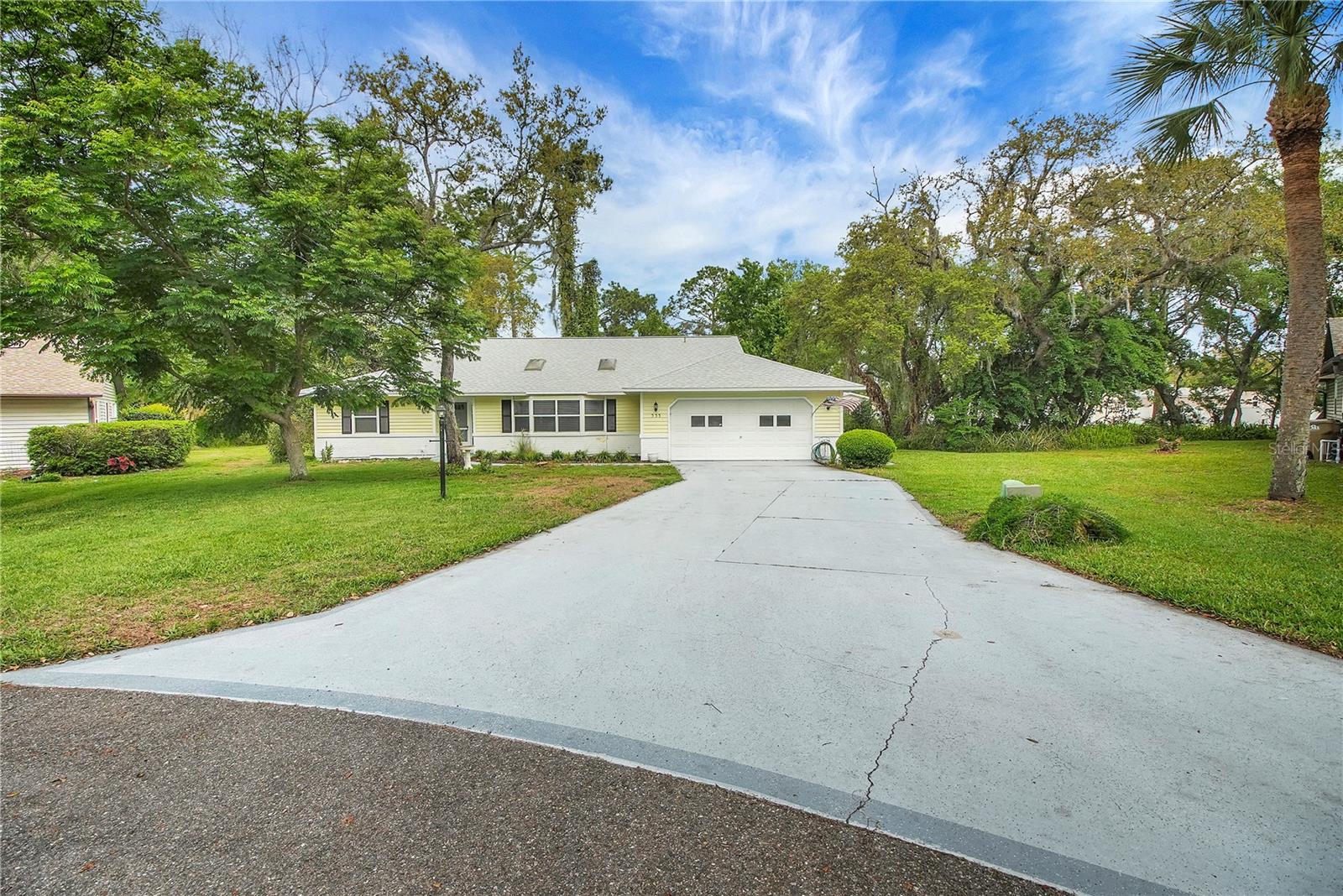 Photo of 335 RIVER GLASS COURT LEESBURG FL 34788