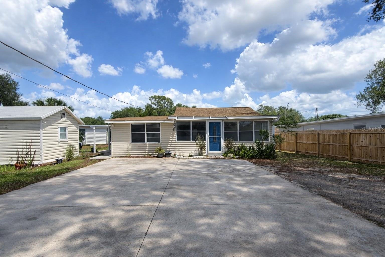 Photo of 408 LONGFELLOW BOULEVARD LAKELAND FL 33801