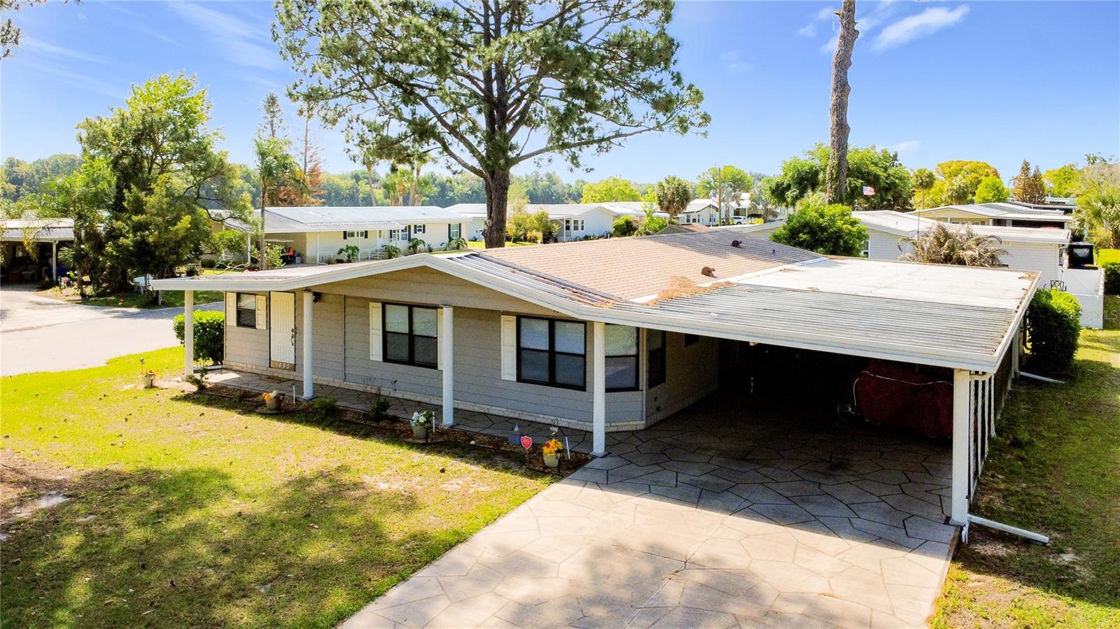 Photo of 1690 ELKHART CIRCLE TAVARES FL 32778