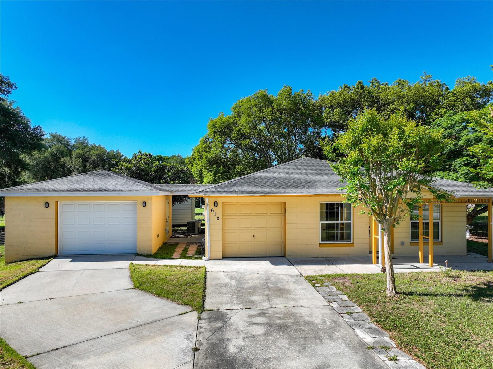 Photo of 612 PALMETTO DRIVE MASCOTTE FL 34753