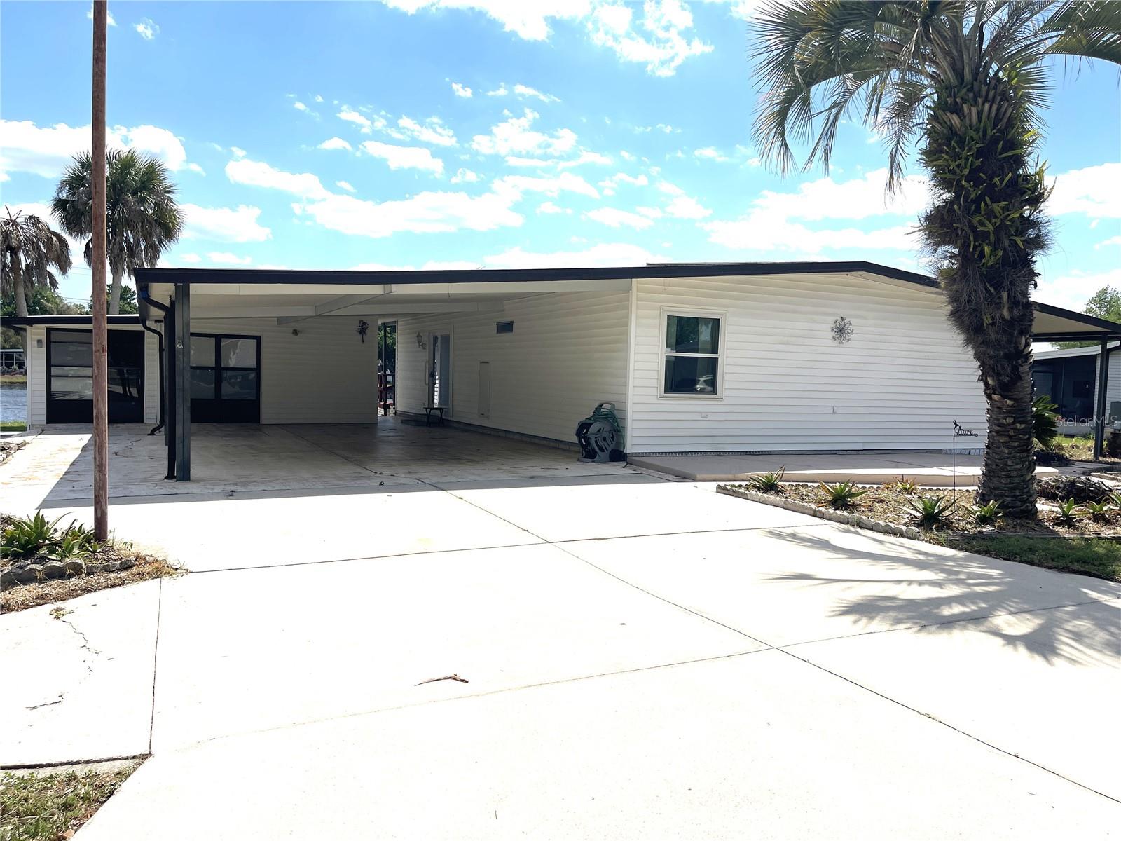 Photo of 2 GROVE TRAIL WILDWOOD FL 34785
