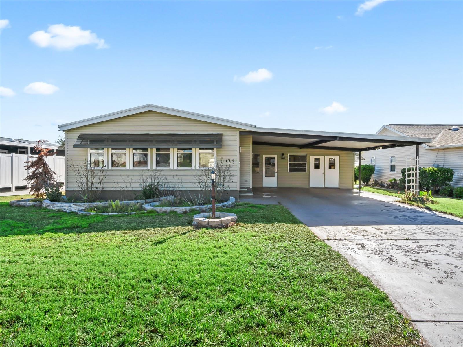 Photo of 1514 HILLCREST DRIVE LADY LAKE FL 32159