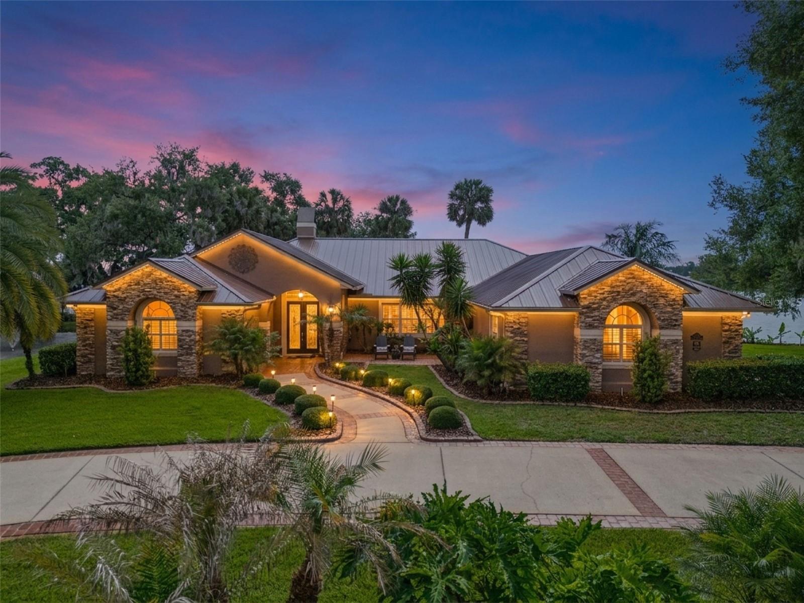 Photo of 29650 SQUIRREL POINT ROAD TAVARES FL 32778