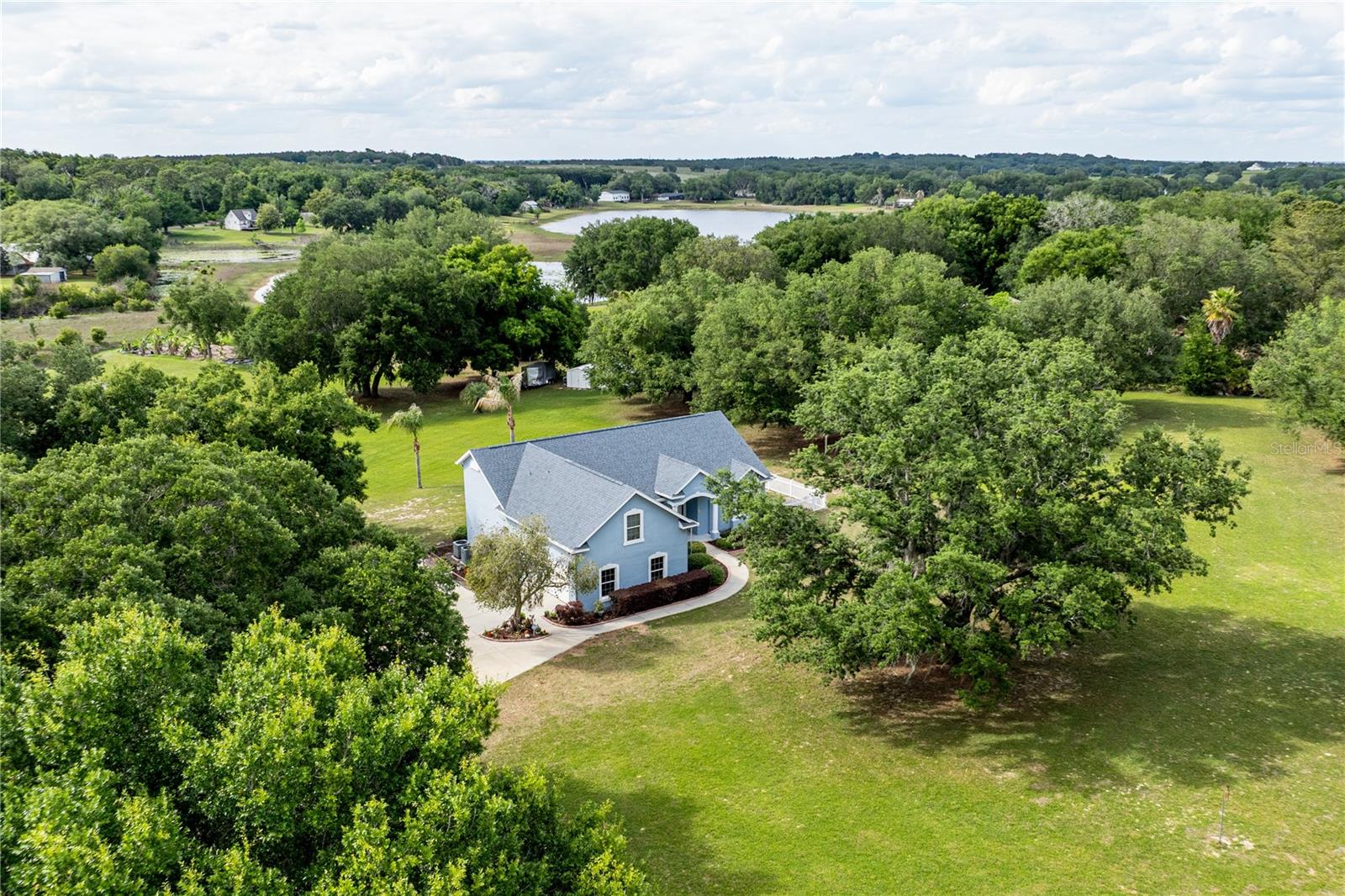 Photo of 25101 TURKEY LAKE ROAD HOWEY IN THE HILLS FL 34737