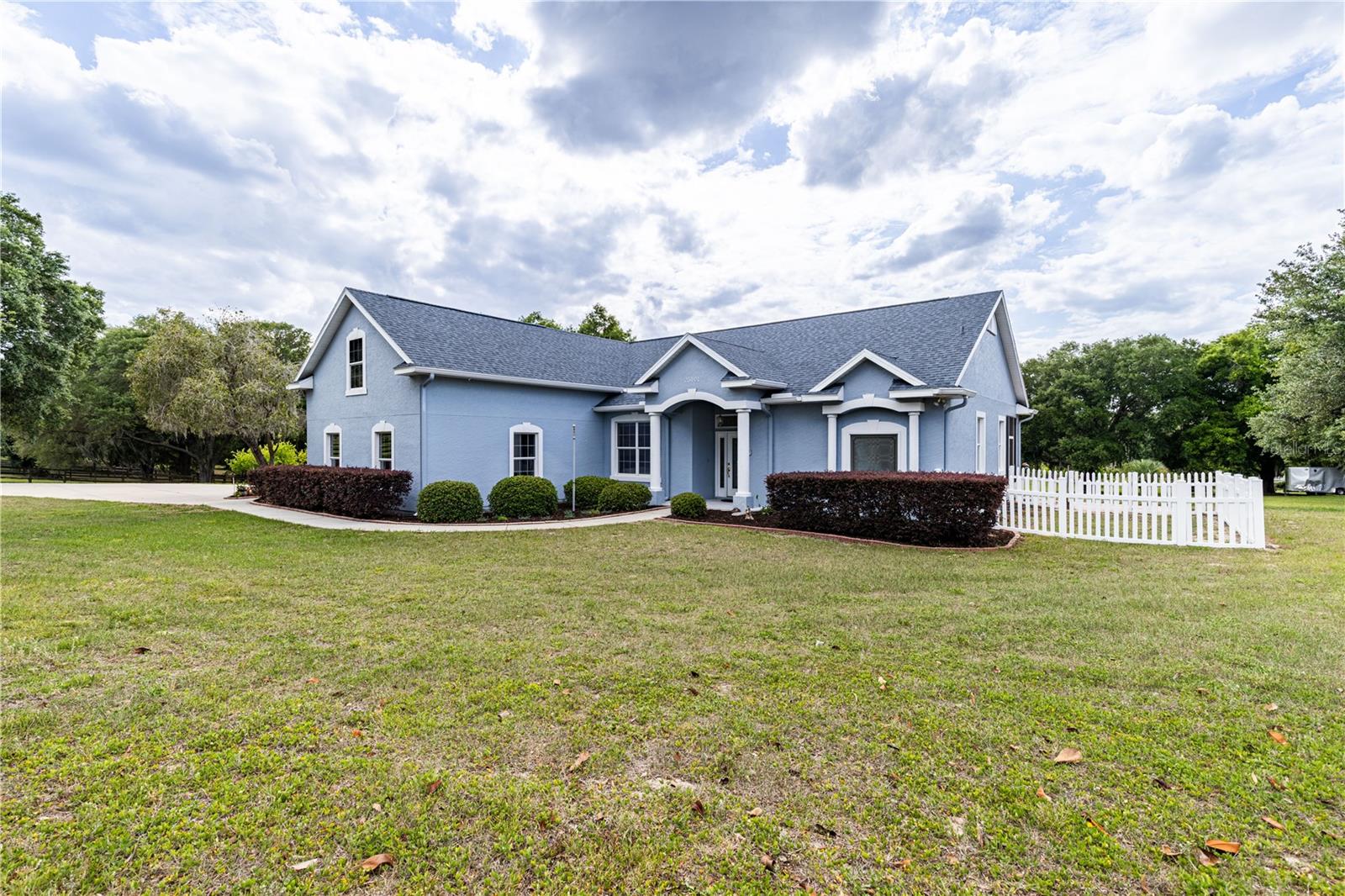 Photo of 25101 TURKEY LAKE ROAD HOWEY IN THE HILLS FL 34737