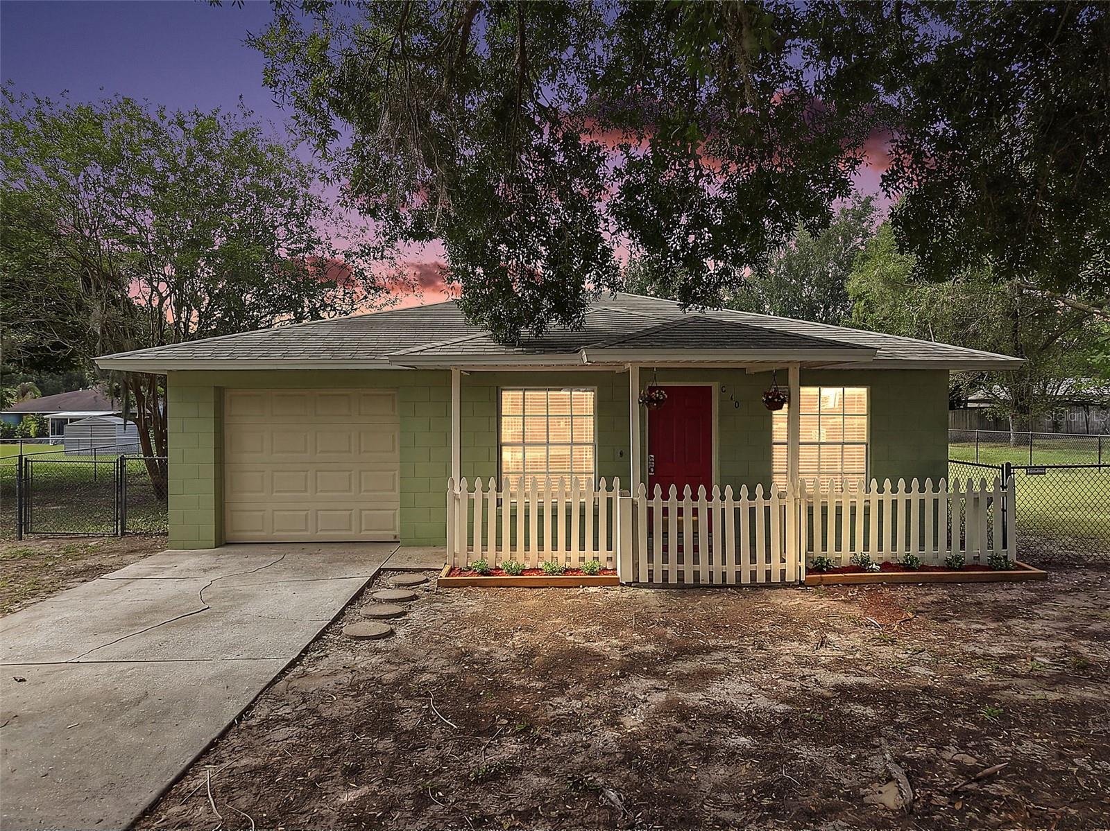 Photo of 610 PALMETTO DRIVE MASCOTTE FL 34753