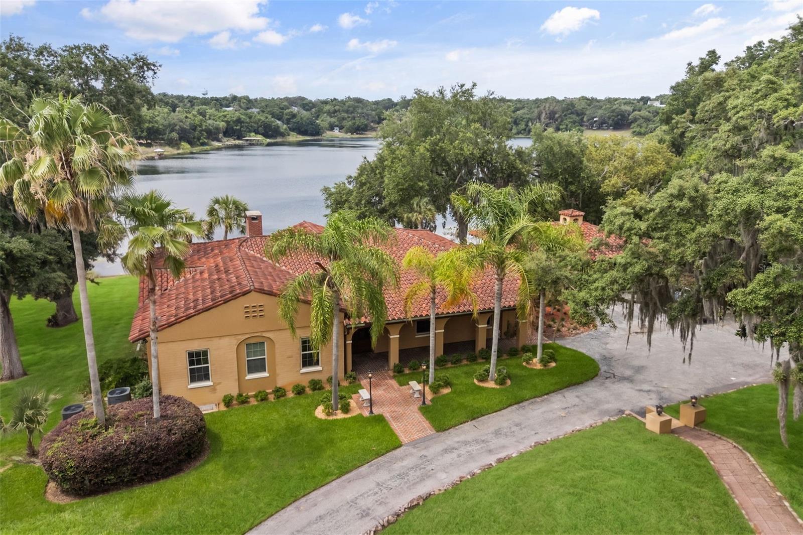 Photo of 1909 COUNTRY CLUB DRIVE EUSTIS FL 32726
