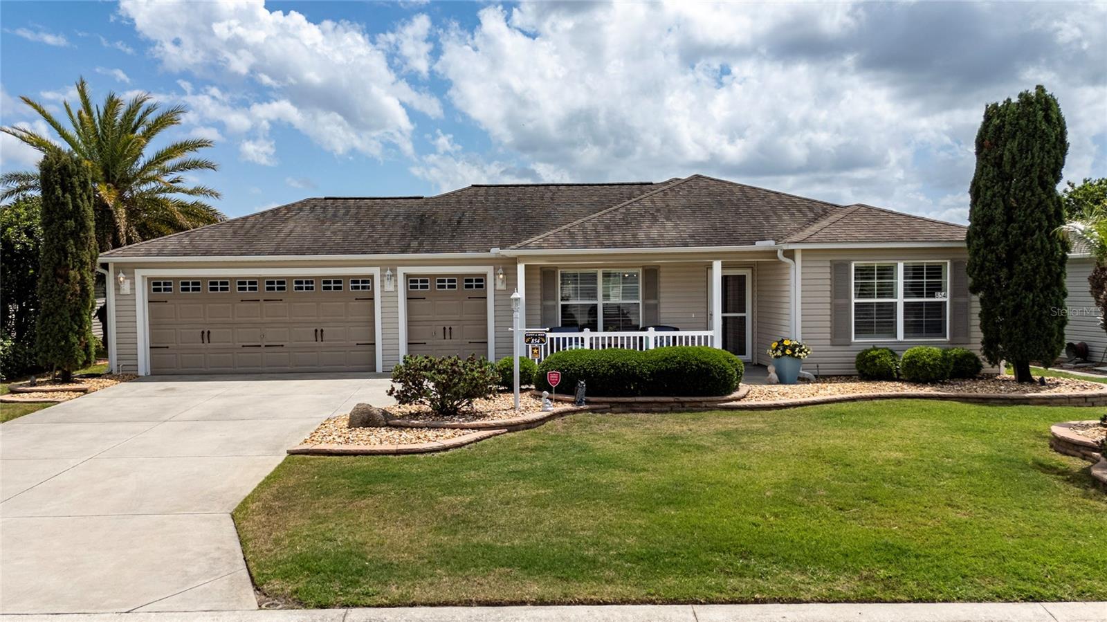 Photo of 854 FENWICK LOOP THE VILLAGES FL 32163