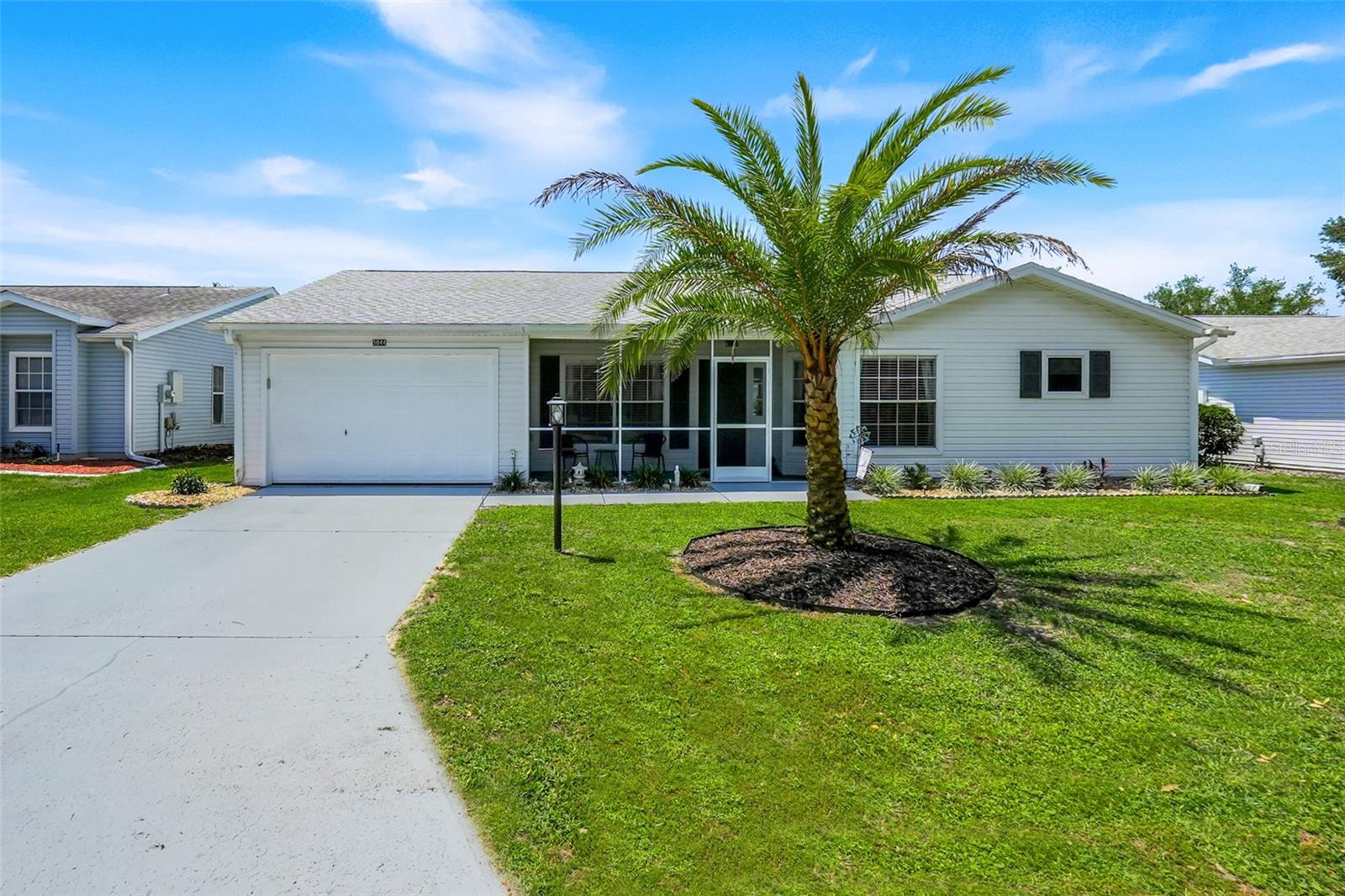 Photo of 5044 EL DESTINO DRIVE LEESBURG FL 34748