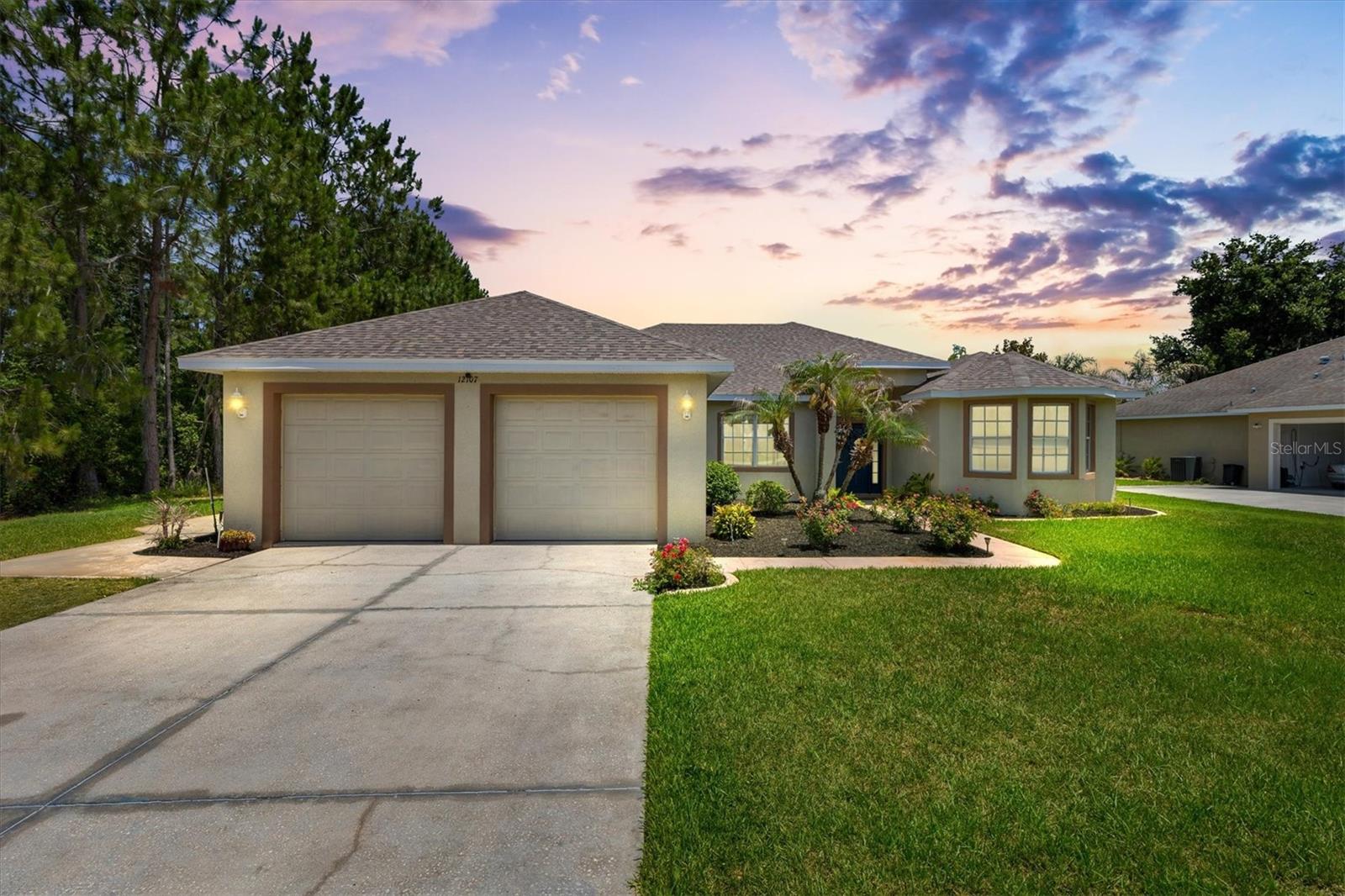Photo of 12107 EAGLE POINT COURT LEESBURG FL 34788