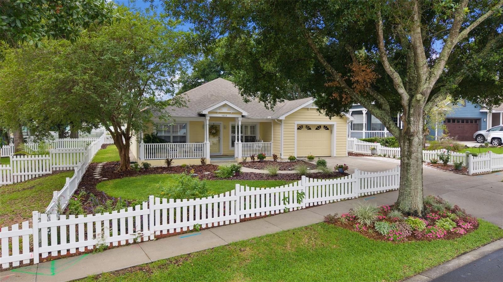 Photo of 1622 LAUREL WAY TAVARES FL 32778