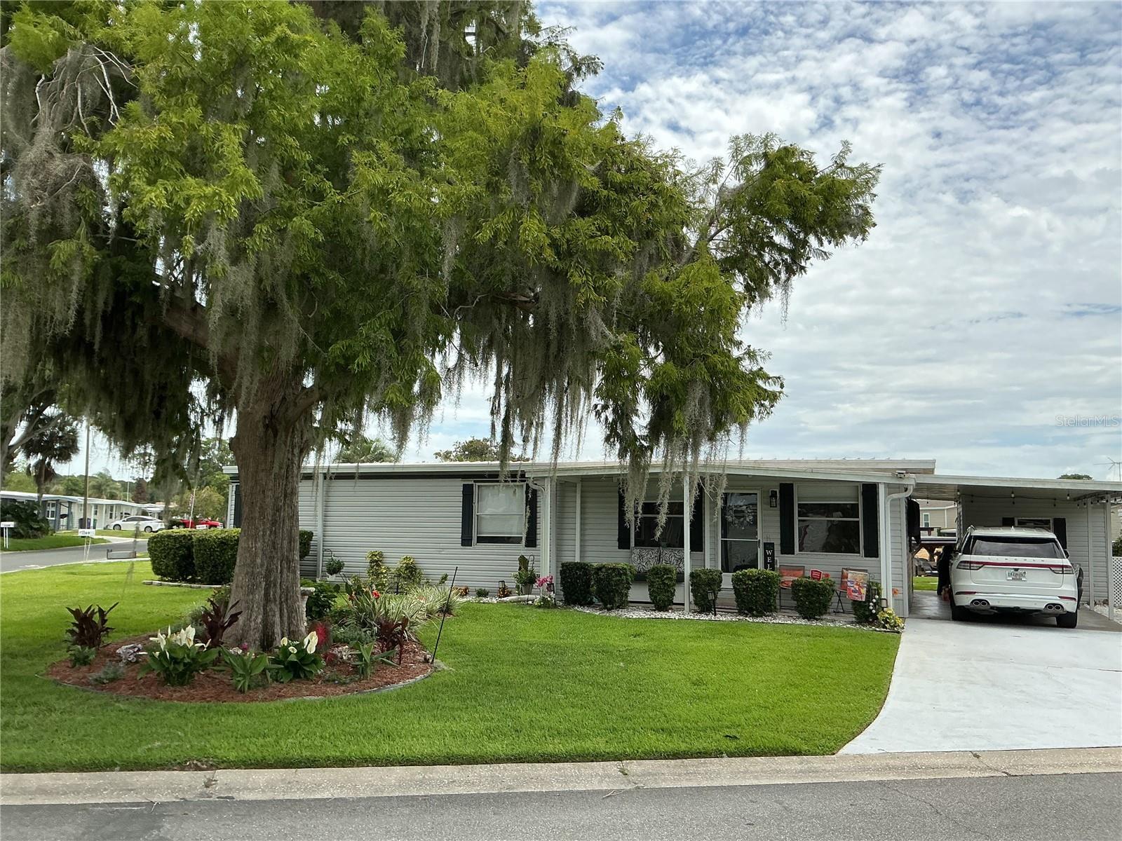 Photo of 2409 VINDALE ROAD TAVARES FL 32778