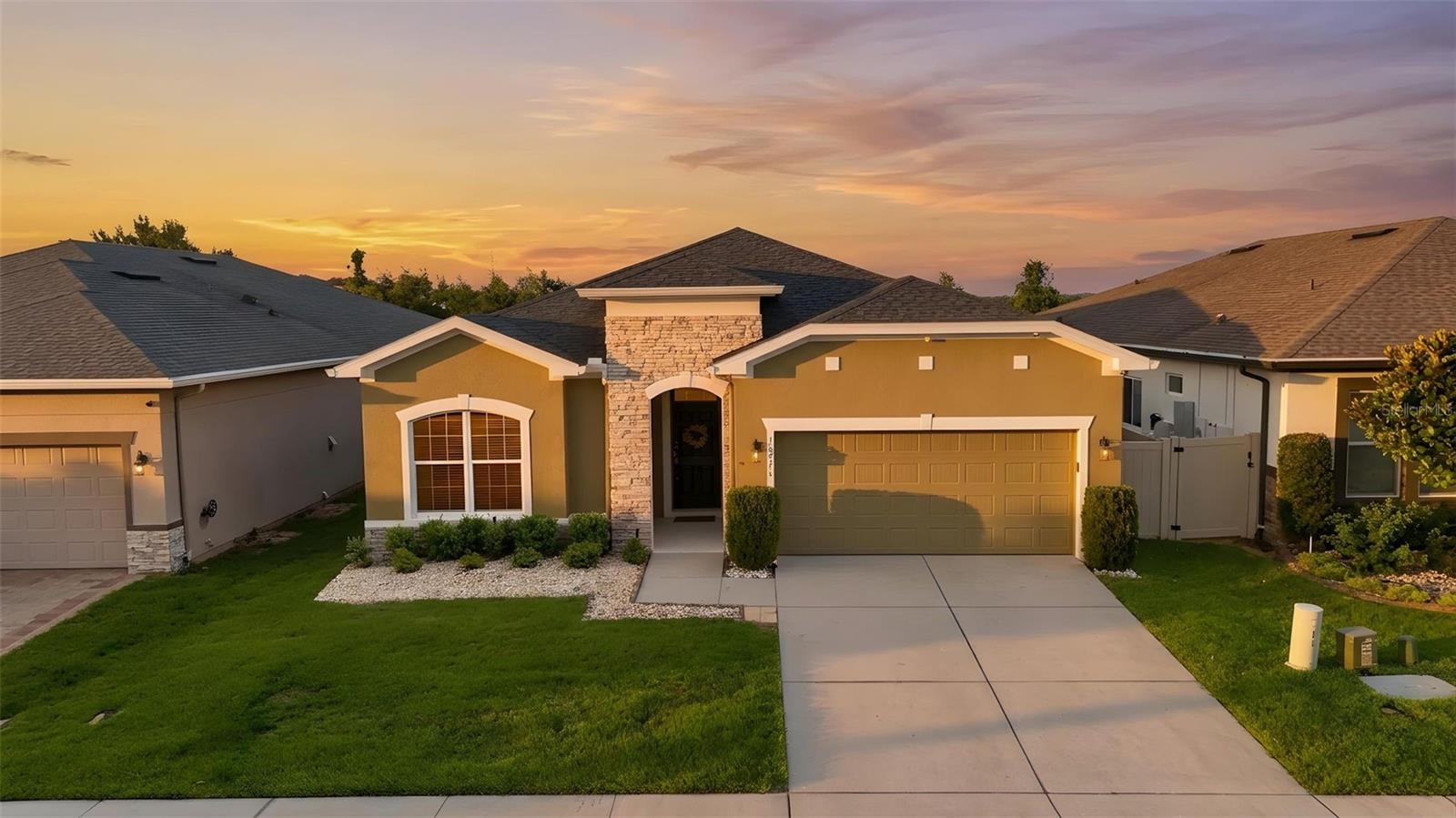 Photo of 16716 ABBEY HILL COURT CLERMONT FL 34711