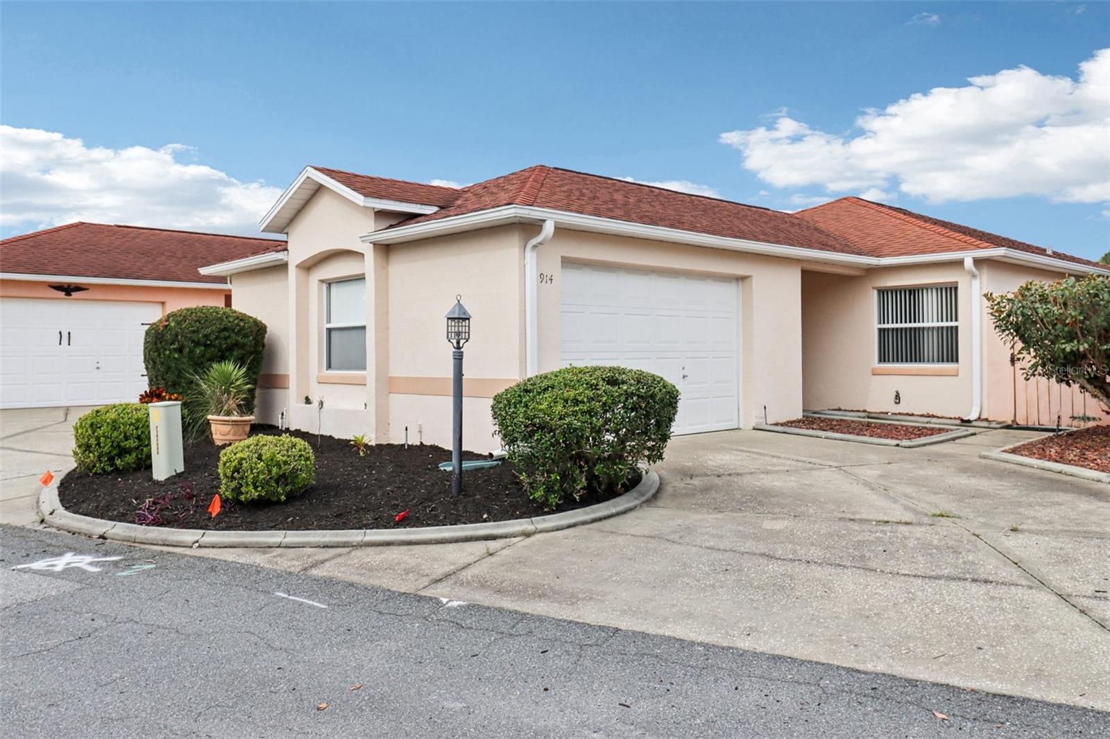 Photo of 914 MENDOZA BOULEVARD LADY LAKE FL 32159