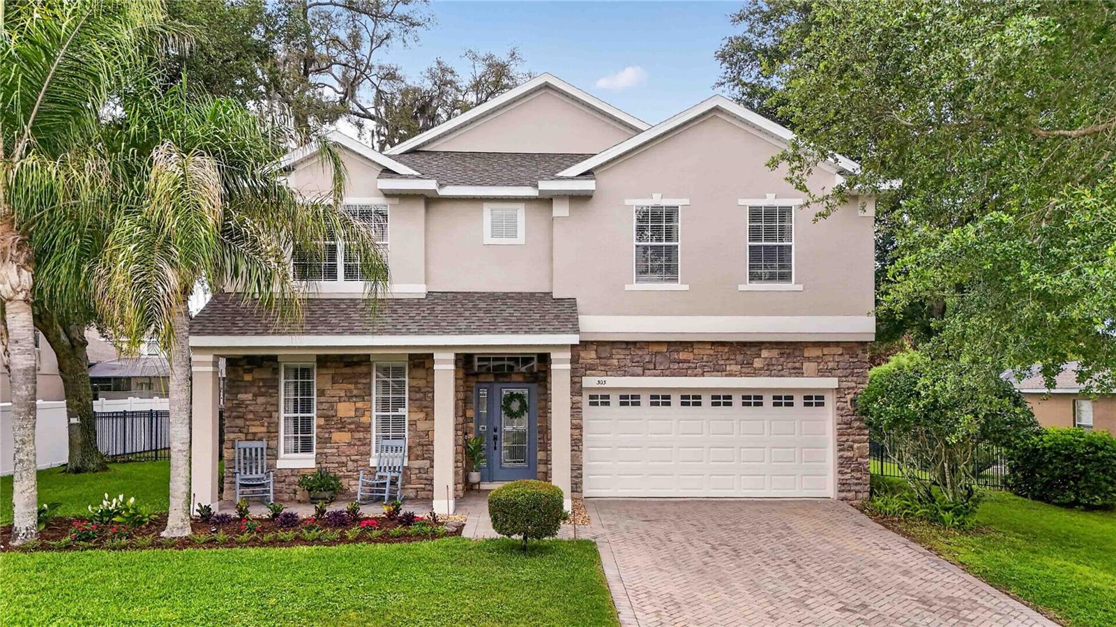 Photo of 303 W BLUE WATER EDGE DRIVE EUSTIS FL 32736