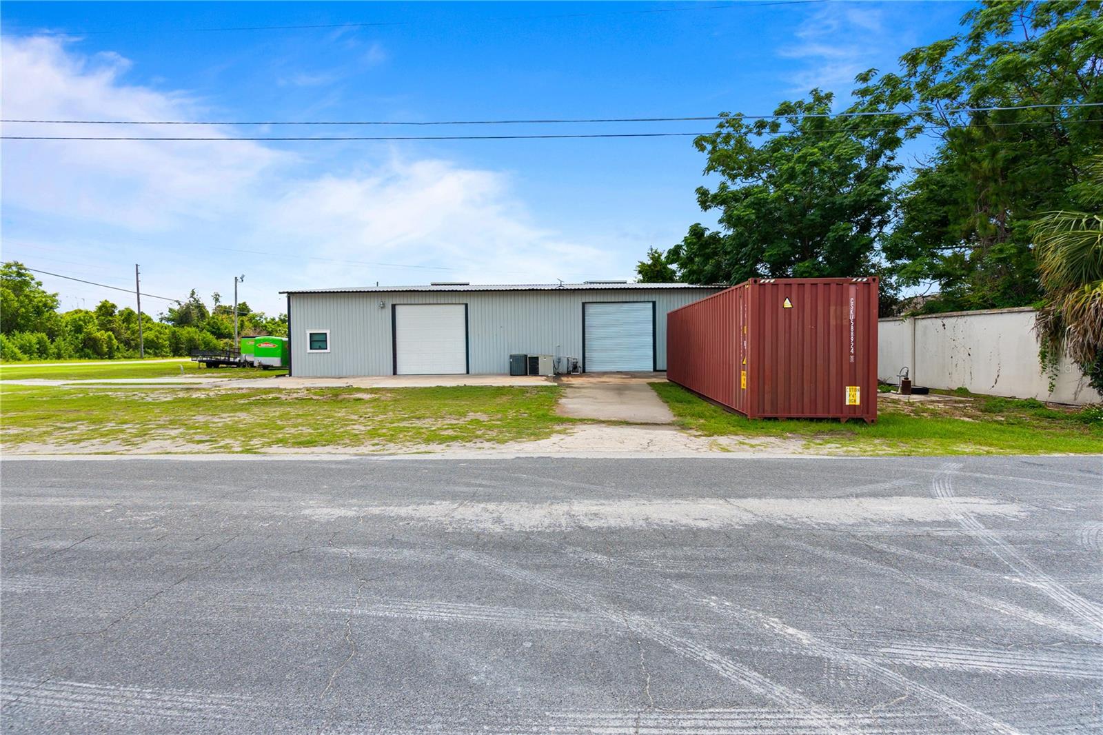 Photo of 15601 OLD US HIGHWAY 441 TAVARES FL 32778
