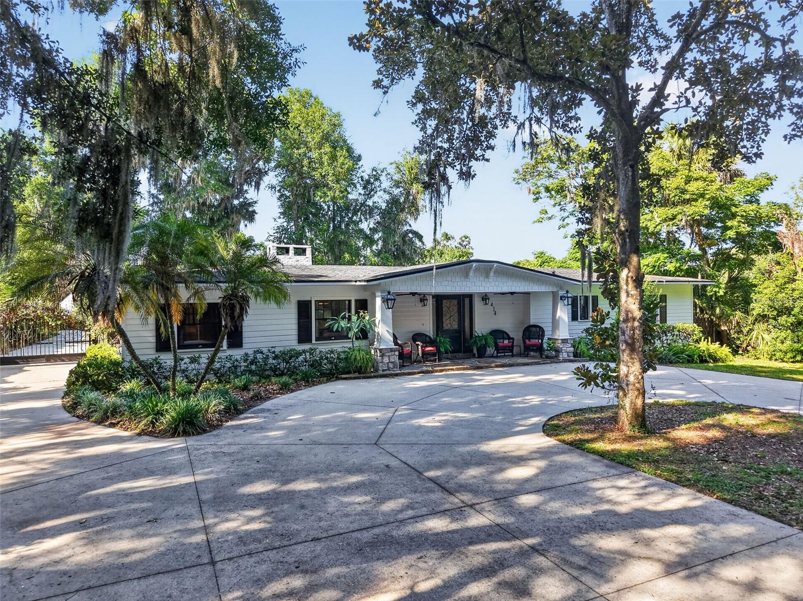 Photo of 414 W 12TH AVENUE MOUNT DORA FL 32757