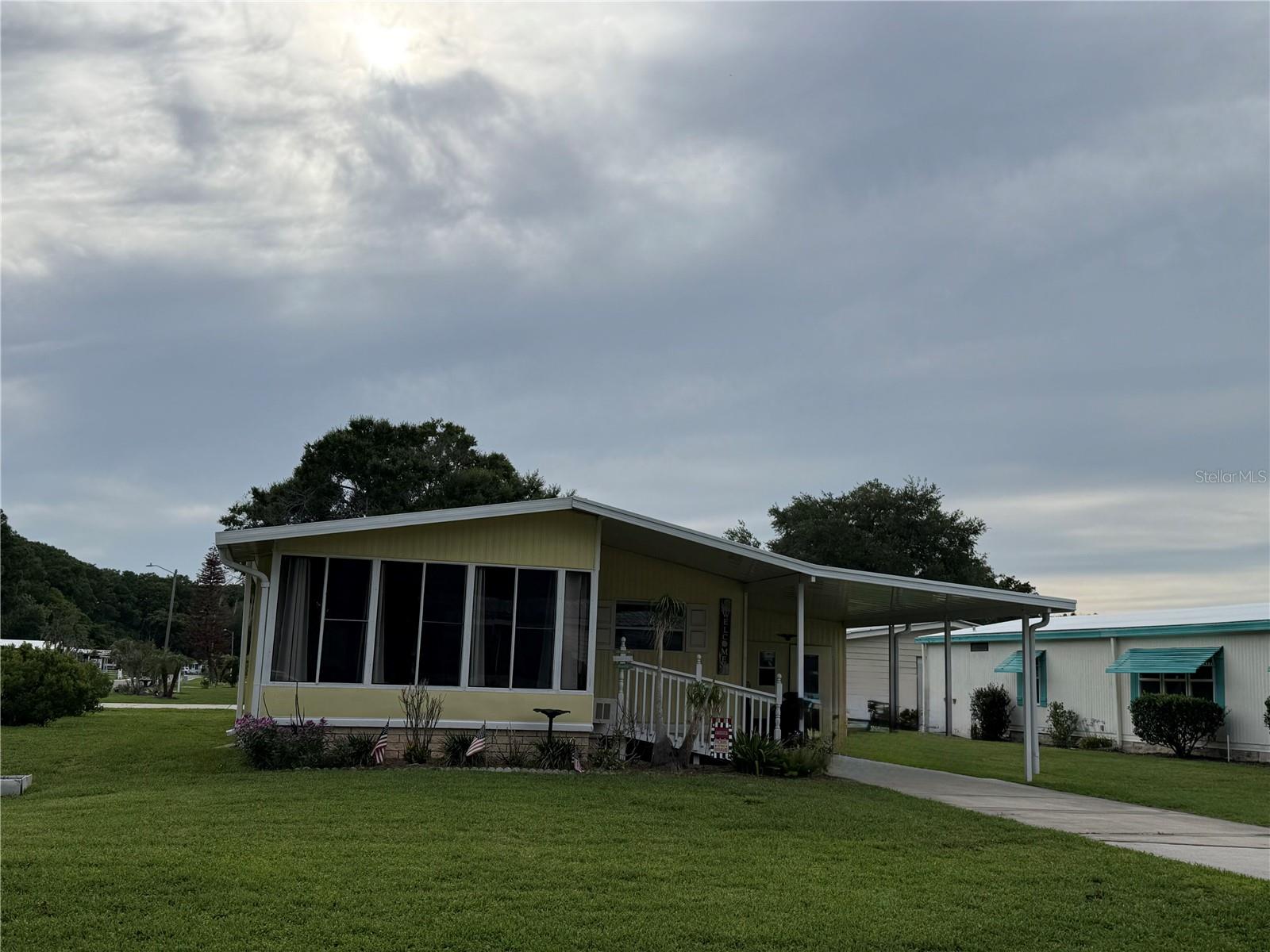 Photo of 101 CYPRESS ROAD WILDWOOD FL 34785