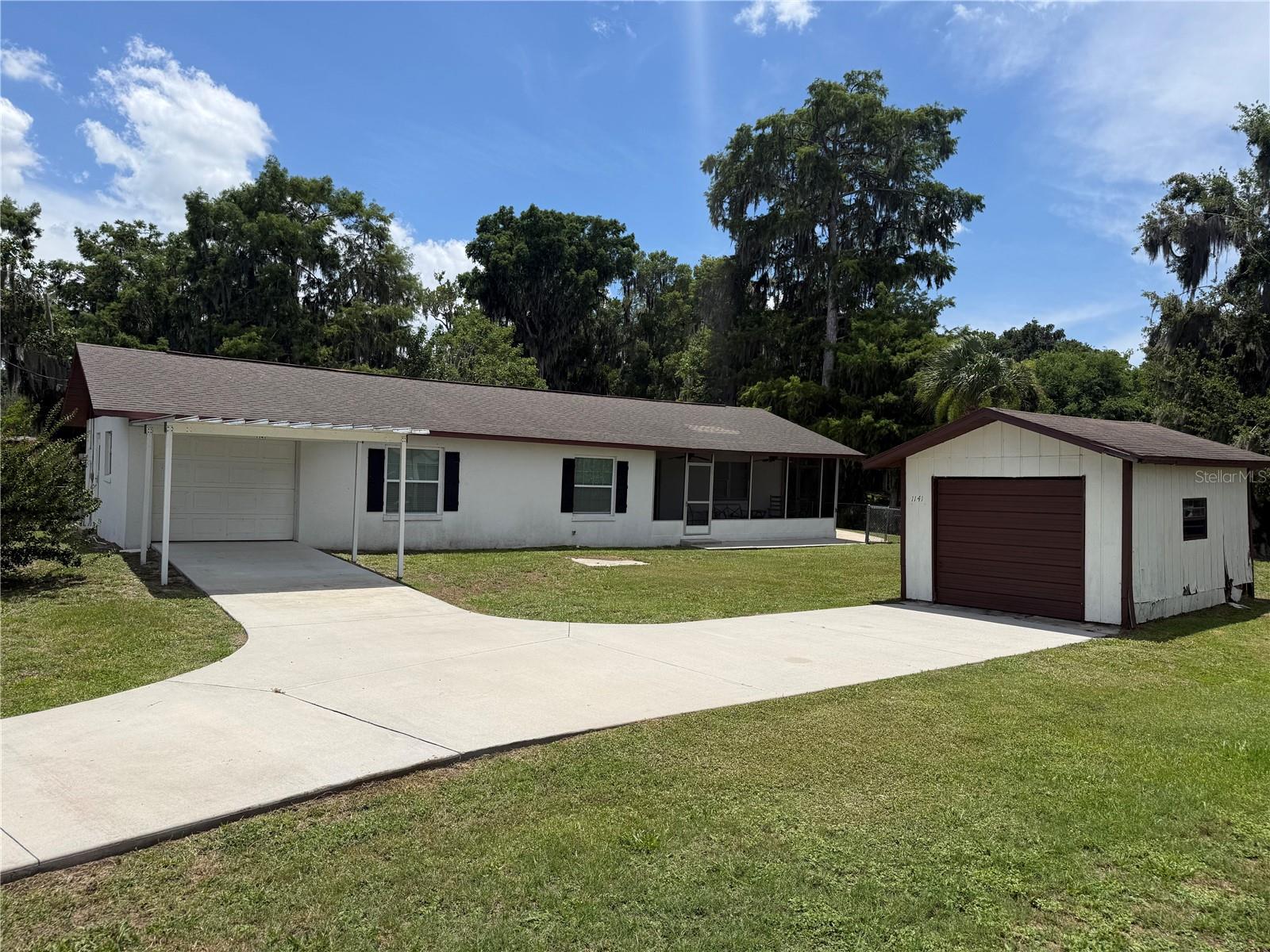 Photo of 1141 COUNTY ROAD 457 LAKE PANASOFFKEE FL 33538