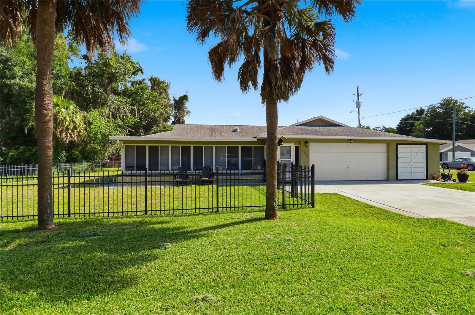 Photo of 1381 CR 446A LAKE PANASOFFKEE FL 33538