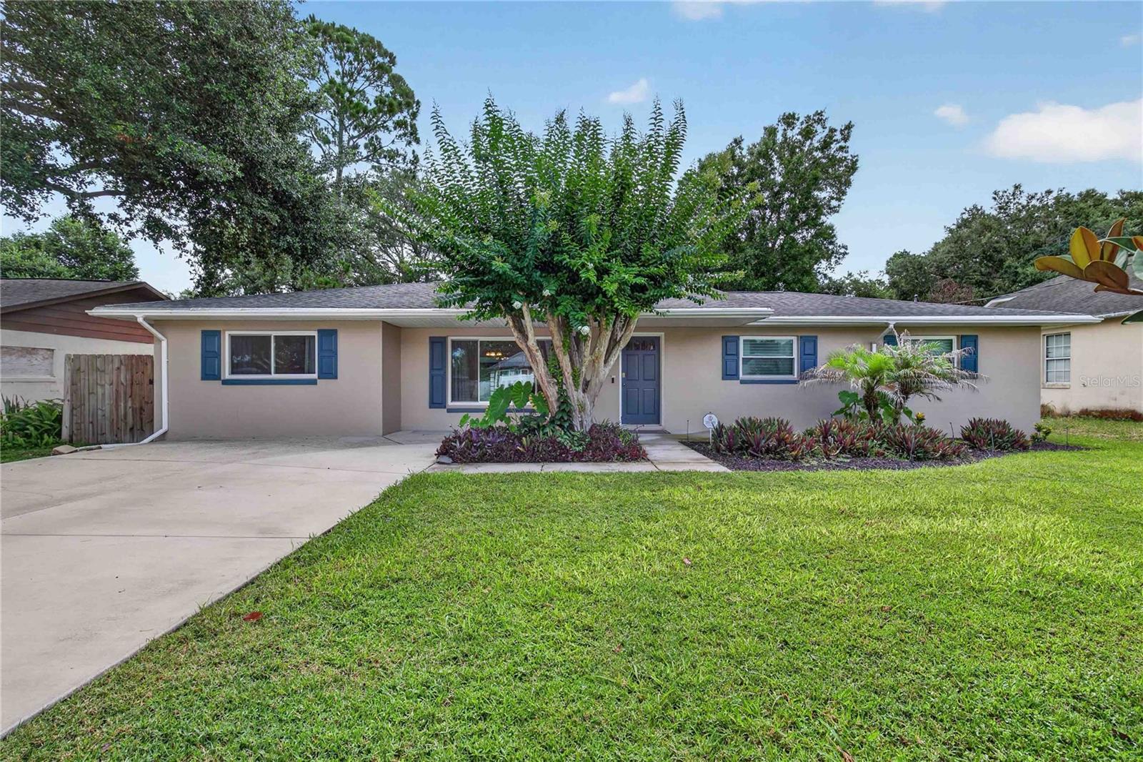 Photo of 27638 LISA DRIVE TAVARES FL 32778