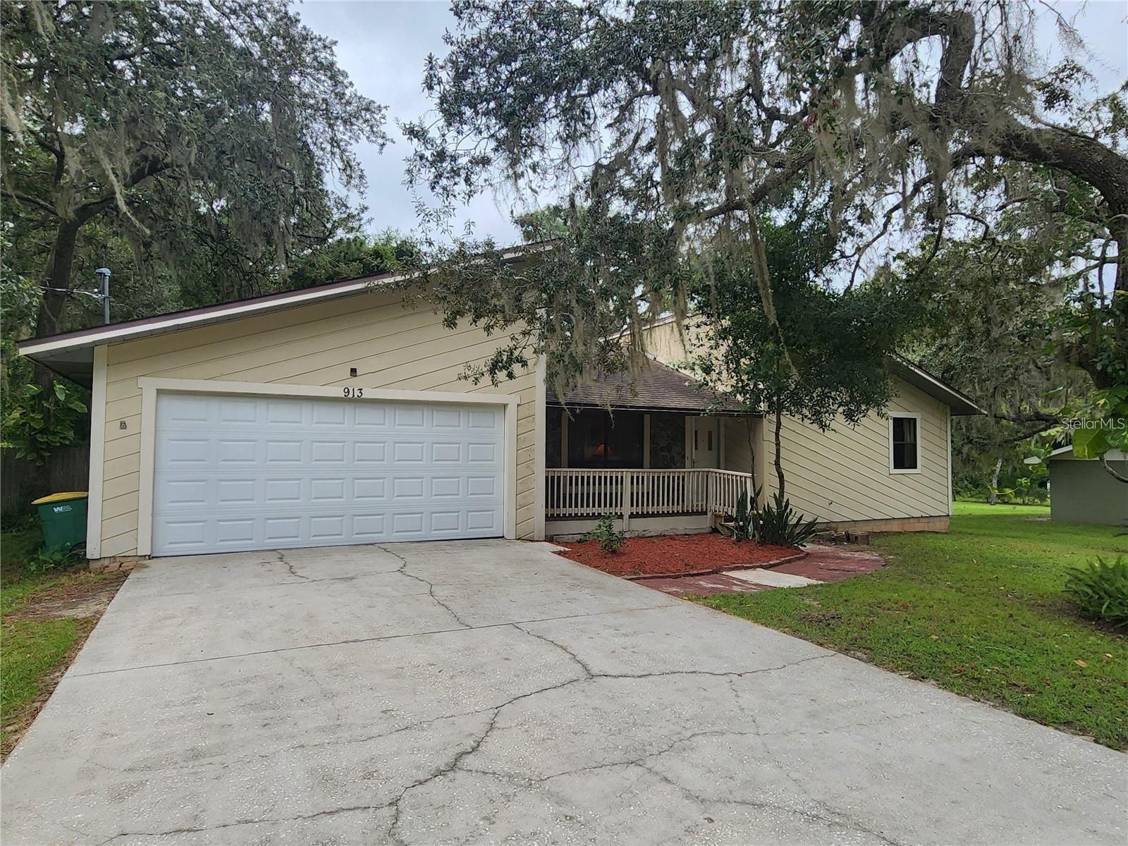 Photo of 913 RUSSELL AVENUE INVERNESS FL 34453