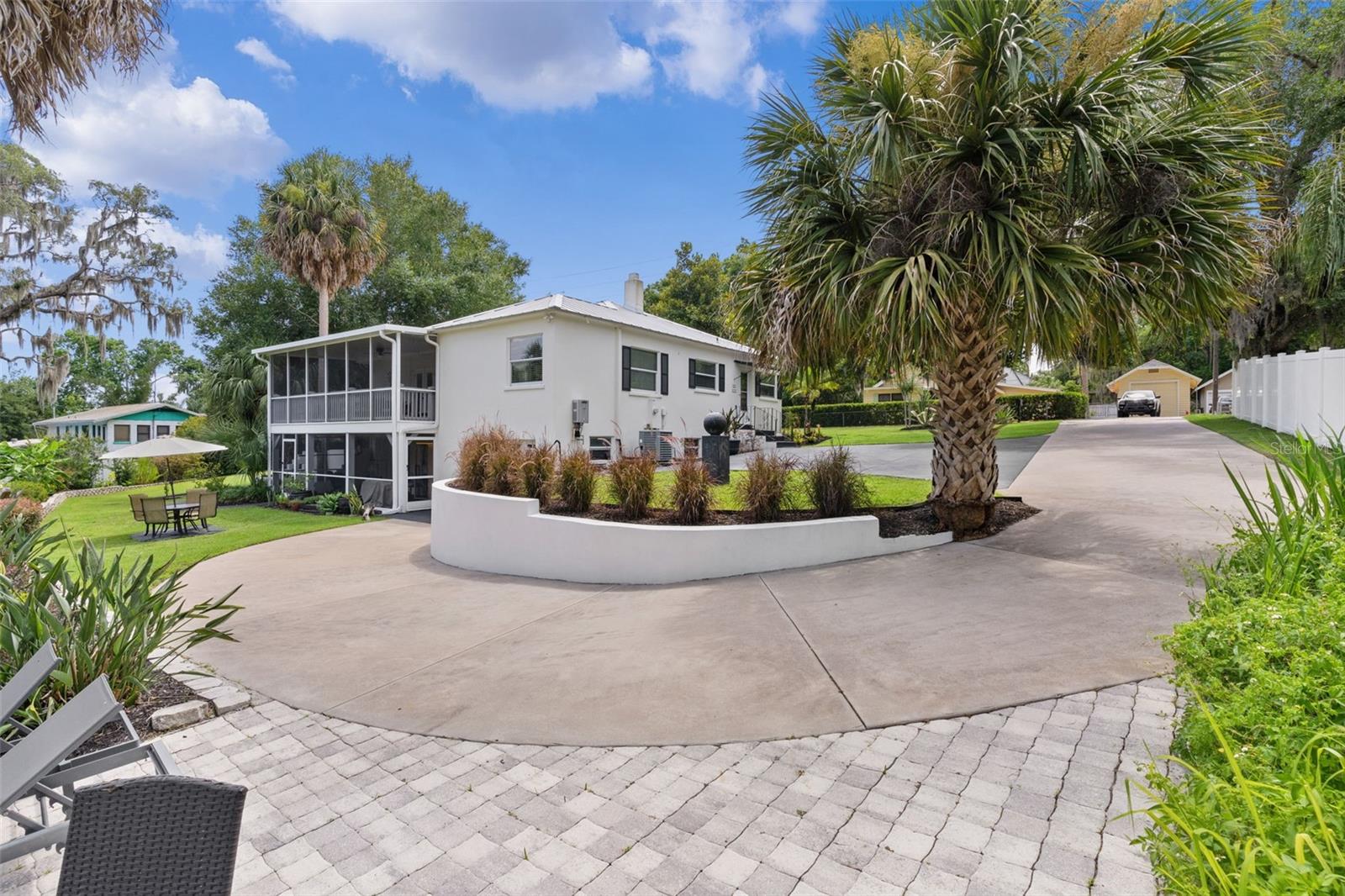 Photo of 306 N CLAYTON STREET MOUNT DORA FL 32757