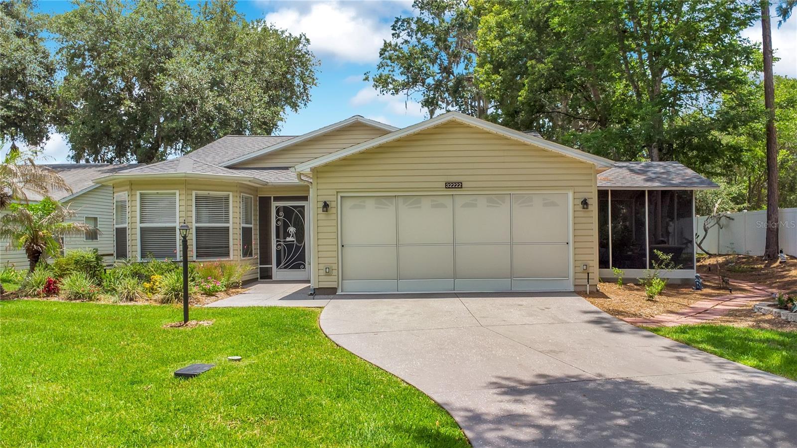 Photo of 32222 SUMMERTREE CIRCLE LEESBURG FL 34748