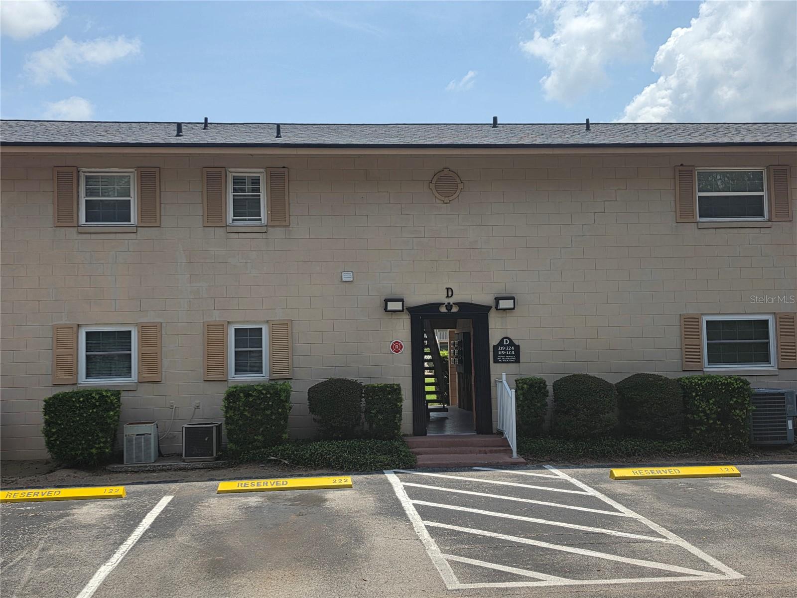 Photo of 1100 E CAROLINE STREET #119 TAVARES FL 32778