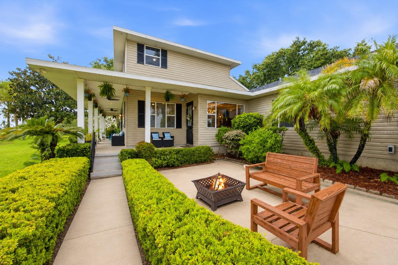 Photo of 915 N CROOKED LAKE DRIVE BABSON PARK FL 33827