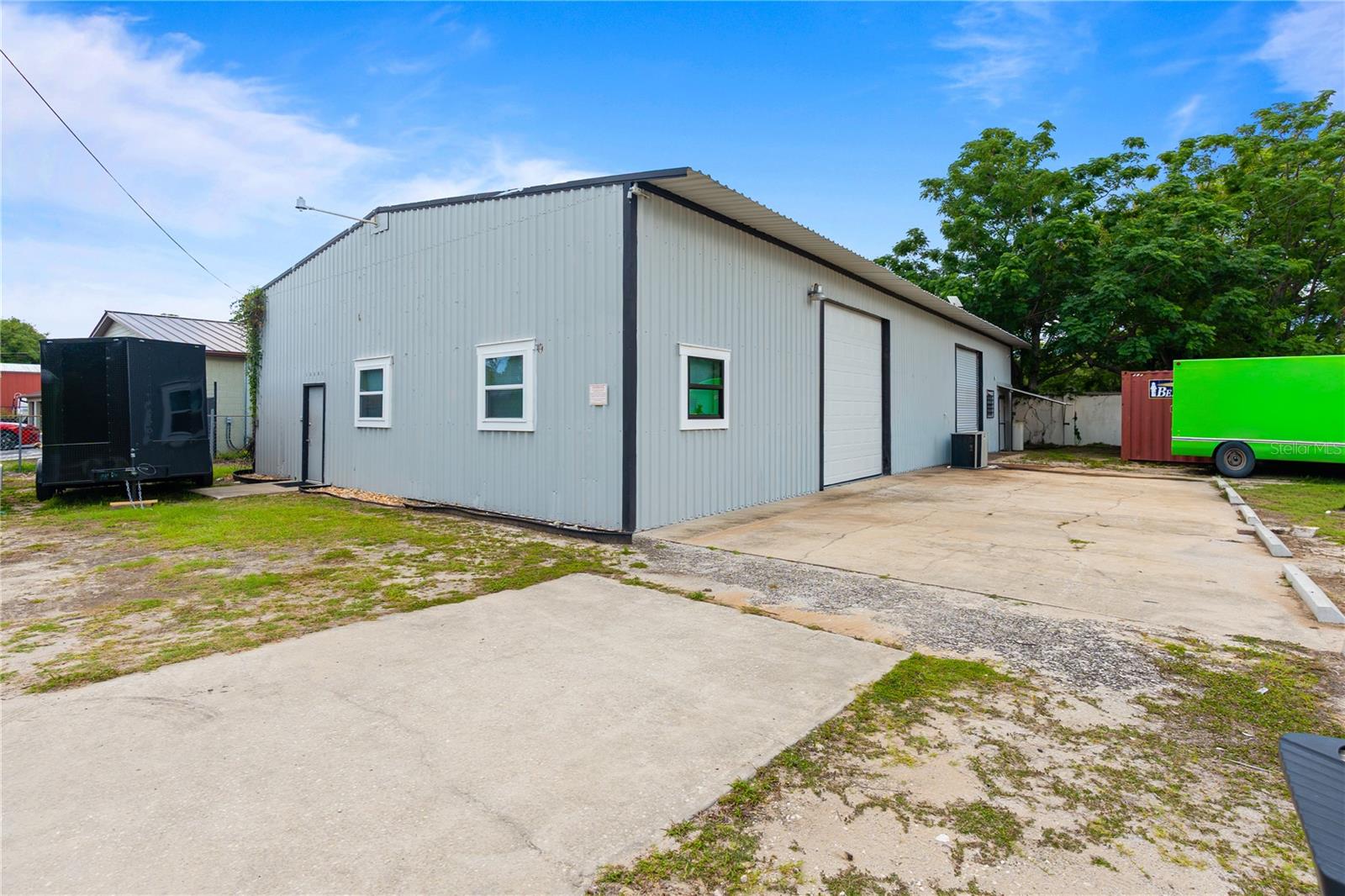 Photo of 15601 OLD US HIGHWAY 441 TAVARES FL 32778