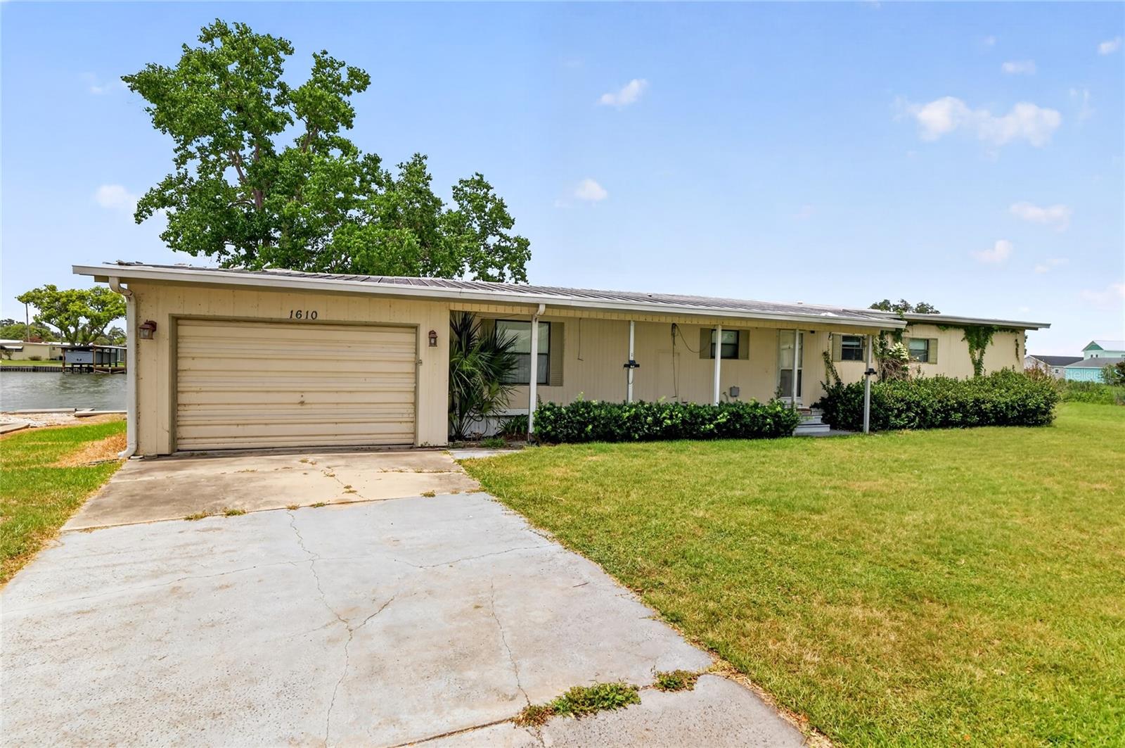 Photo of 1610 SUNSHINE LANE TAVARES FL 32778